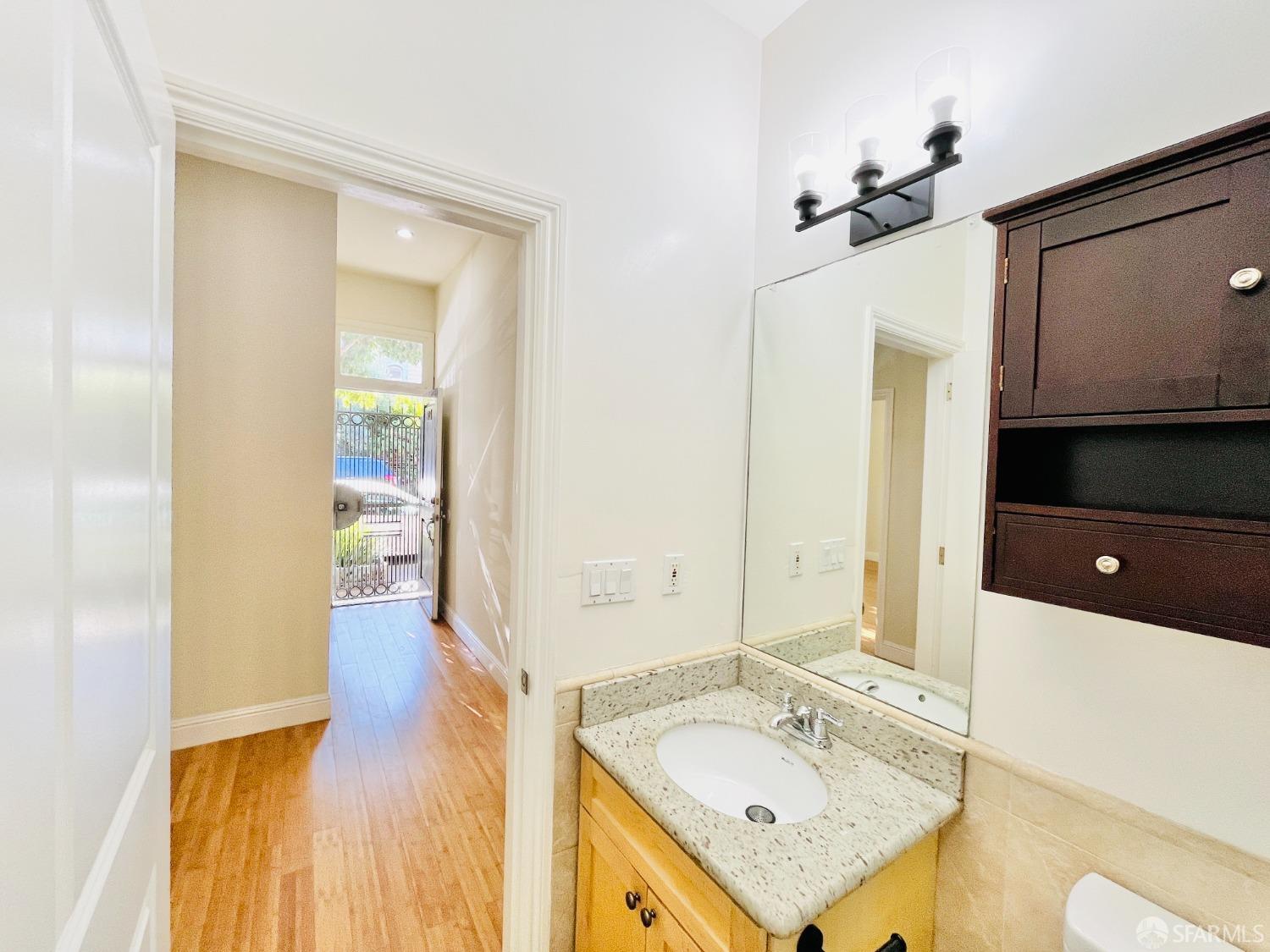 Detail Gallery Image 25 of 52 For 803 Shotwell St, San Francisco,  CA 94110 - 2 Beds | 2 Baths