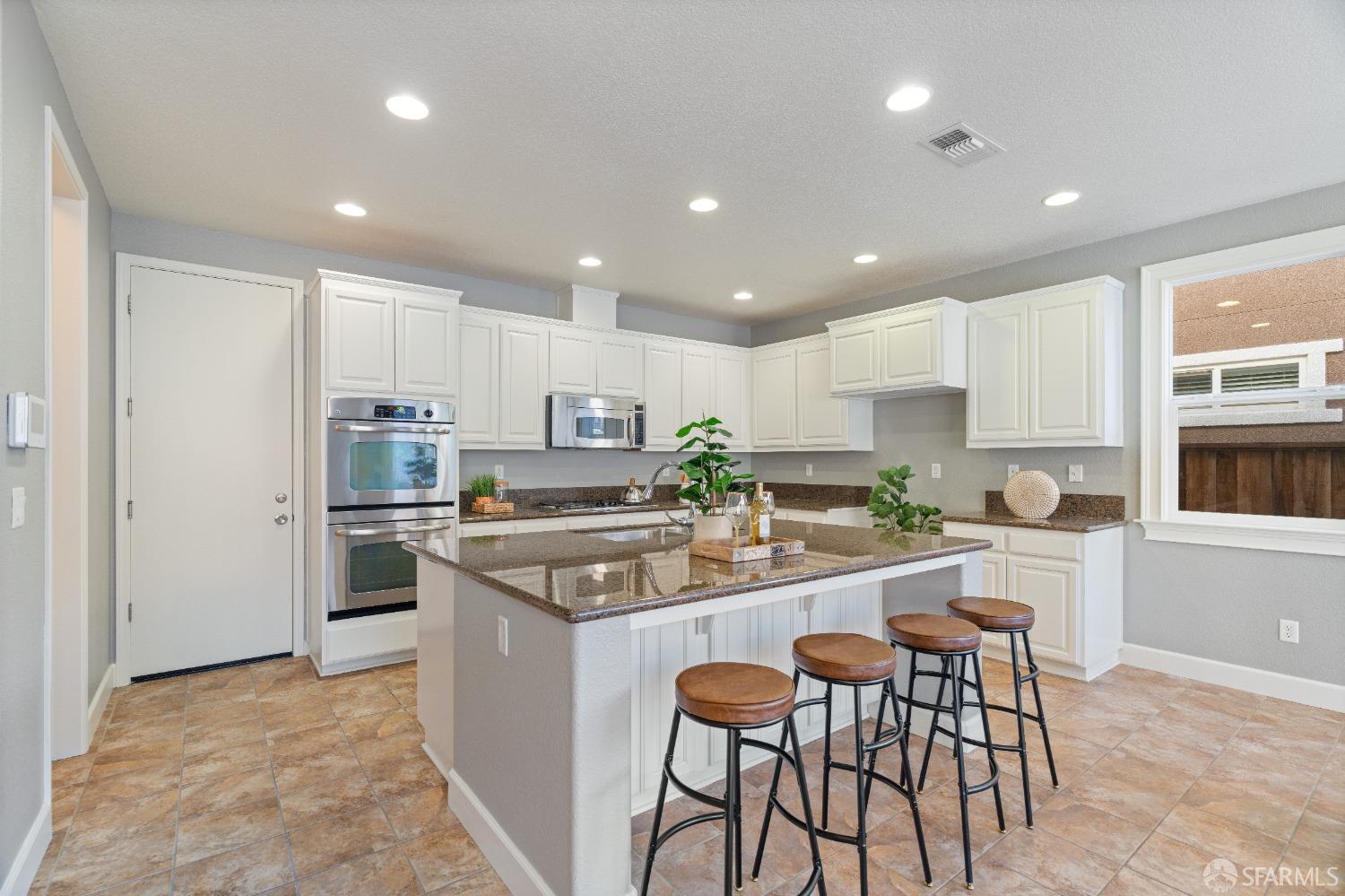 Detail Gallery Image 18 of 46 For 2974 Pilar Ridge Dr, Bay Point,  CA 94565 - 4 Beds | 3/1 Baths