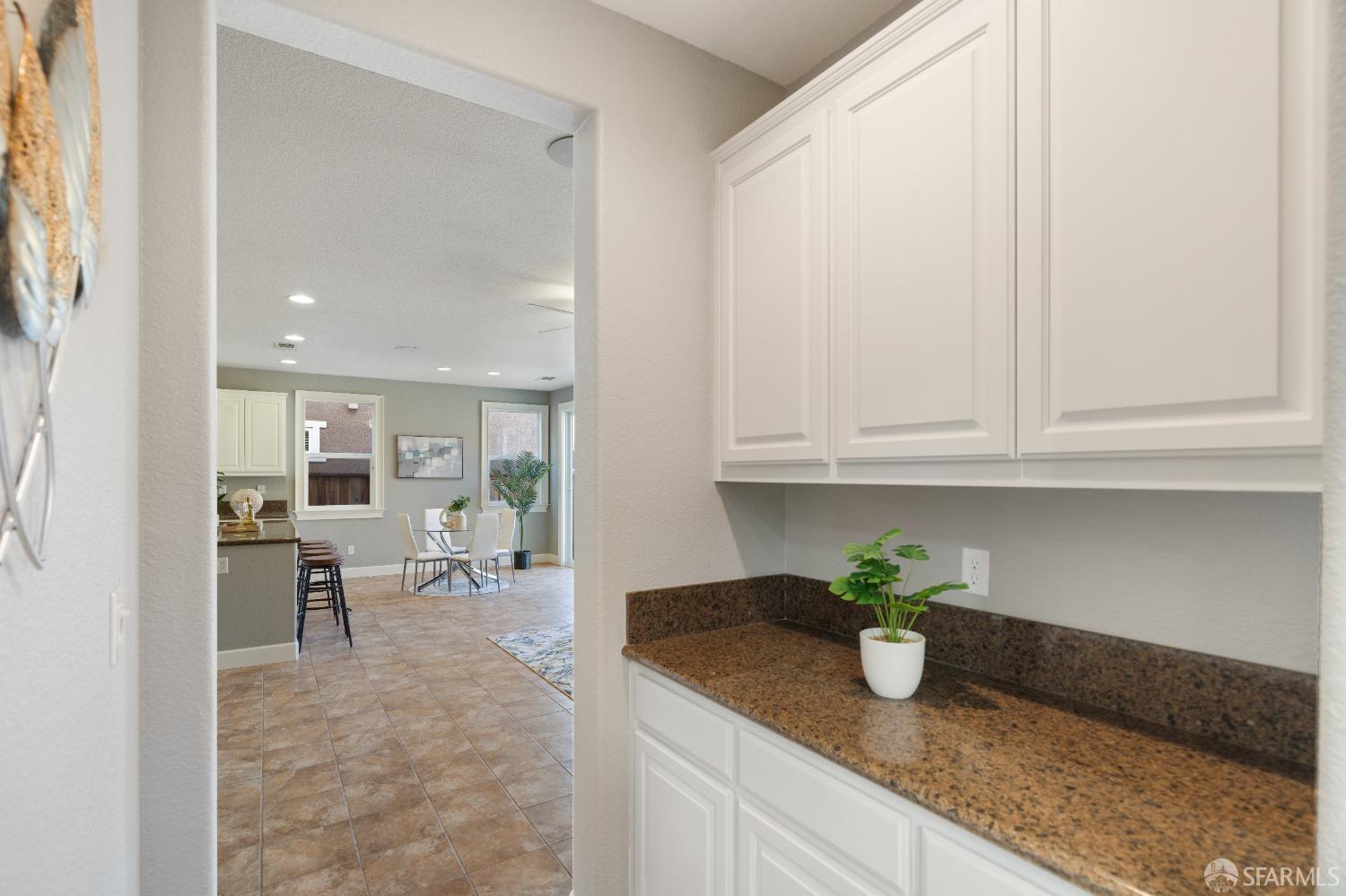 Detail Gallery Image 12 of 46 For 2974 Pilar Ridge Dr, Bay Point,  CA 94565 - 4 Beds | 3/1 Baths