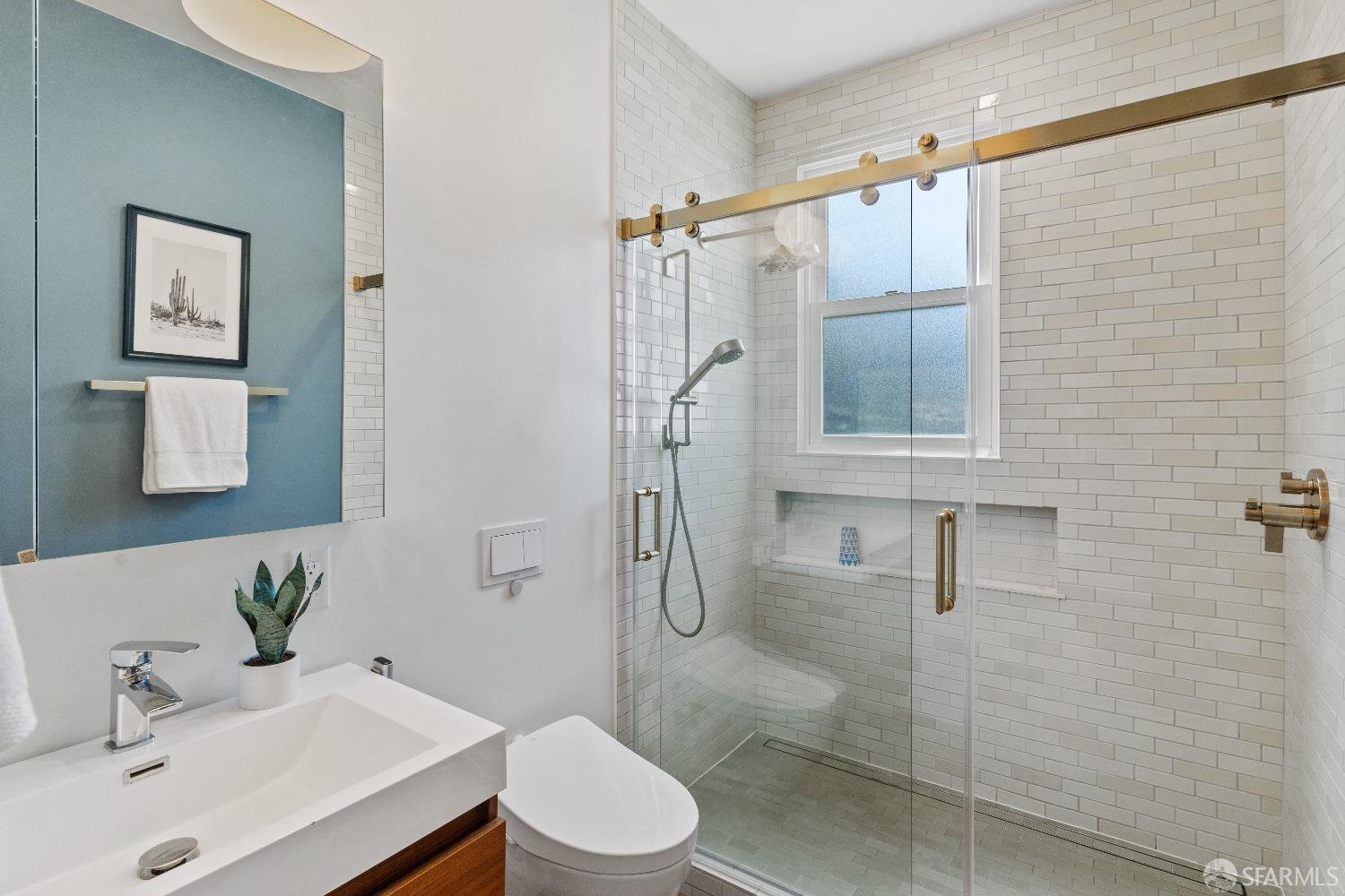 Detail Gallery Image 23 of 49 For 1156 Treat Ave #B,  San Francisco,  CA 94110 - 3 Beds | 1/1 Baths