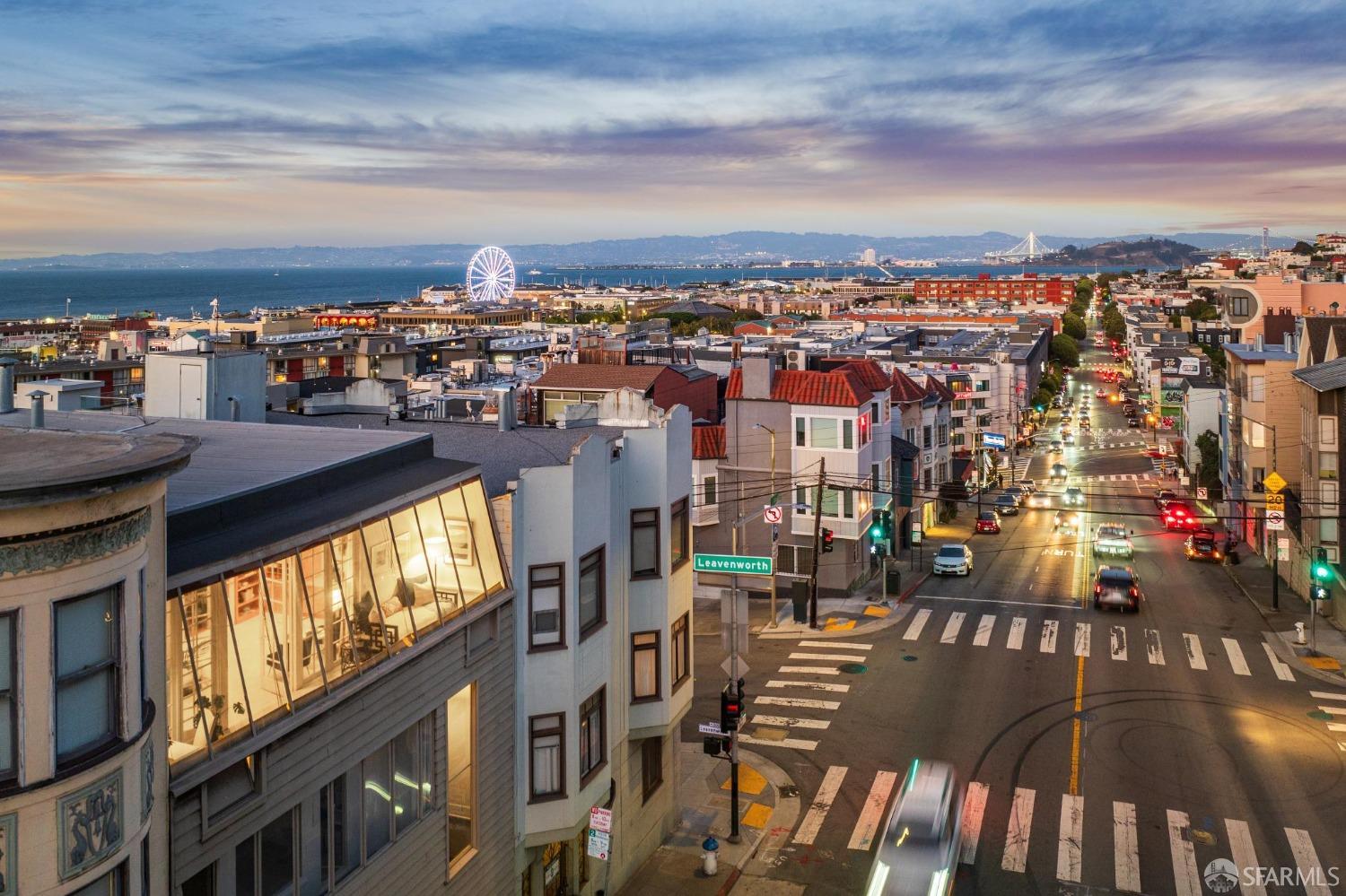 Detail Gallery Image 7 of 48 For 712 Bay St, San Francisco,  CA 94109 - 2 Beds | 1 Baths