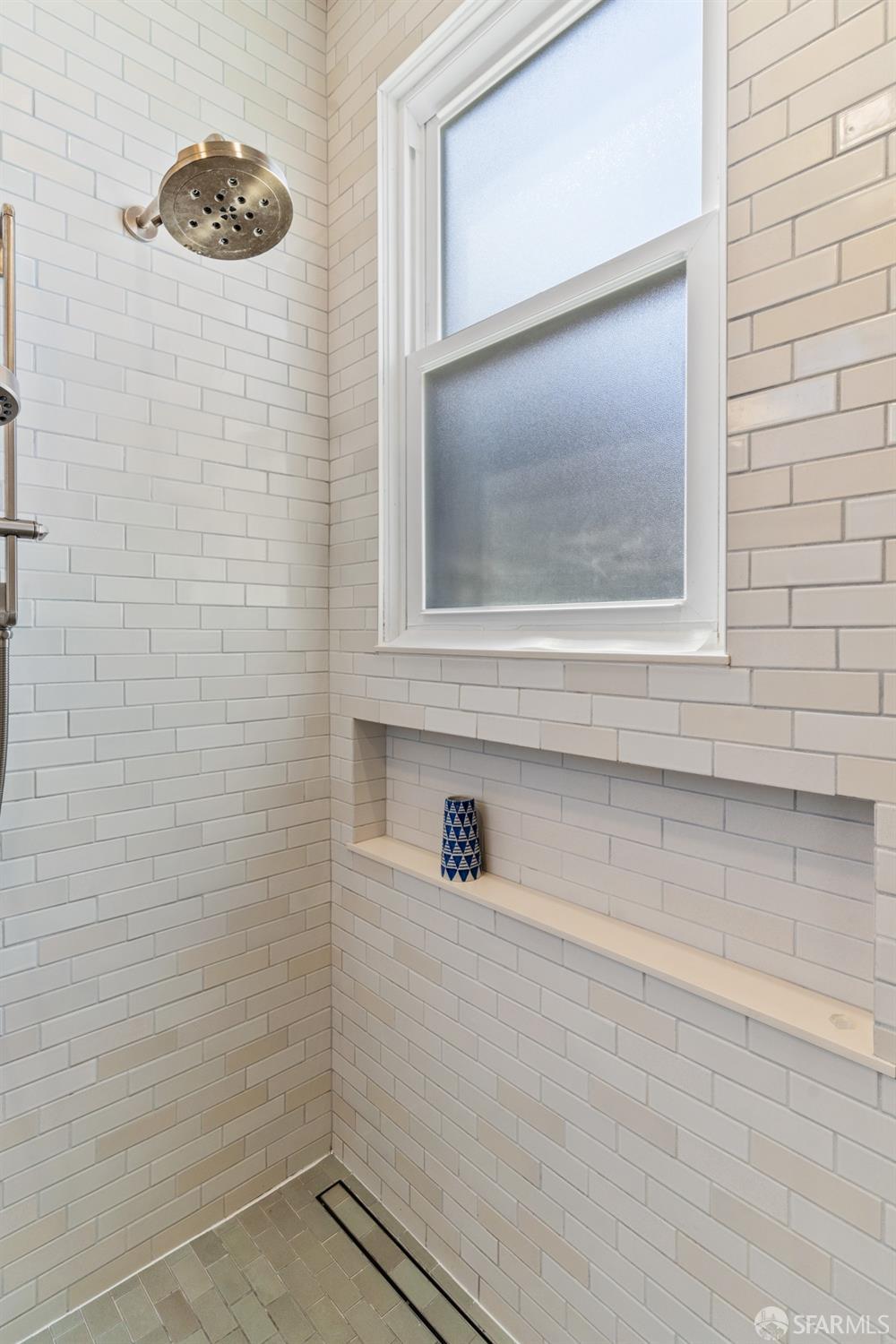 Detail Gallery Image 25 of 49 For 1156 Treat Ave #B,  San Francisco,  CA 94110 - 3 Beds | 1/1 Baths