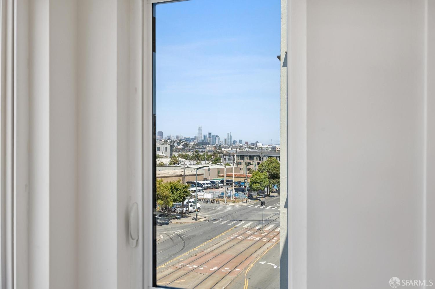 Detail Gallery Image 35 of 44 For 4343 3rd St #403,  San Francisco,  CA 94124 - 3 Beds | 2 Baths