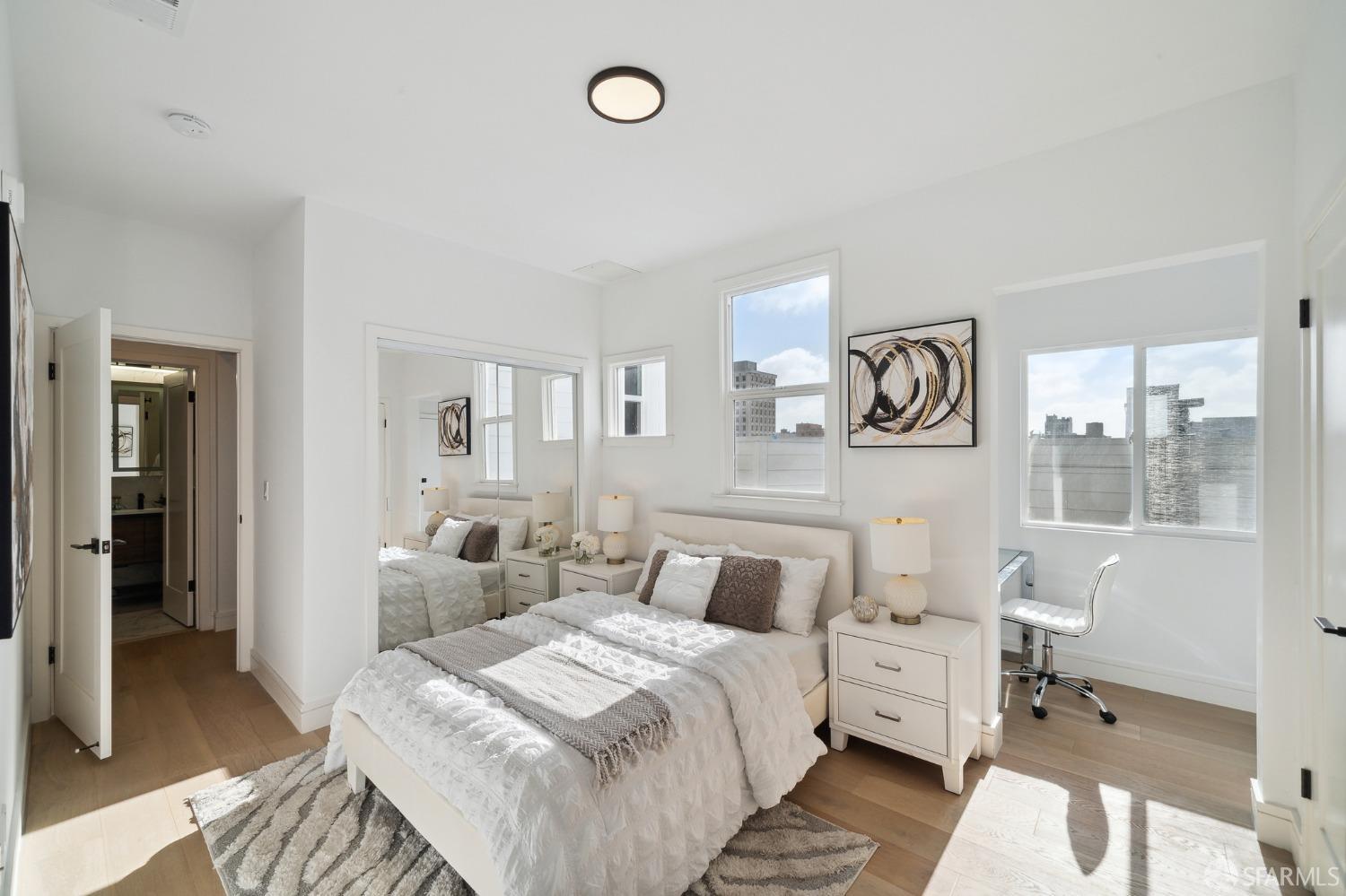 Detail Gallery Image 7 of 34 For 1492 Larkin St #6,  San Francisco,  CA 94109 - 2 Beds | 2 Baths