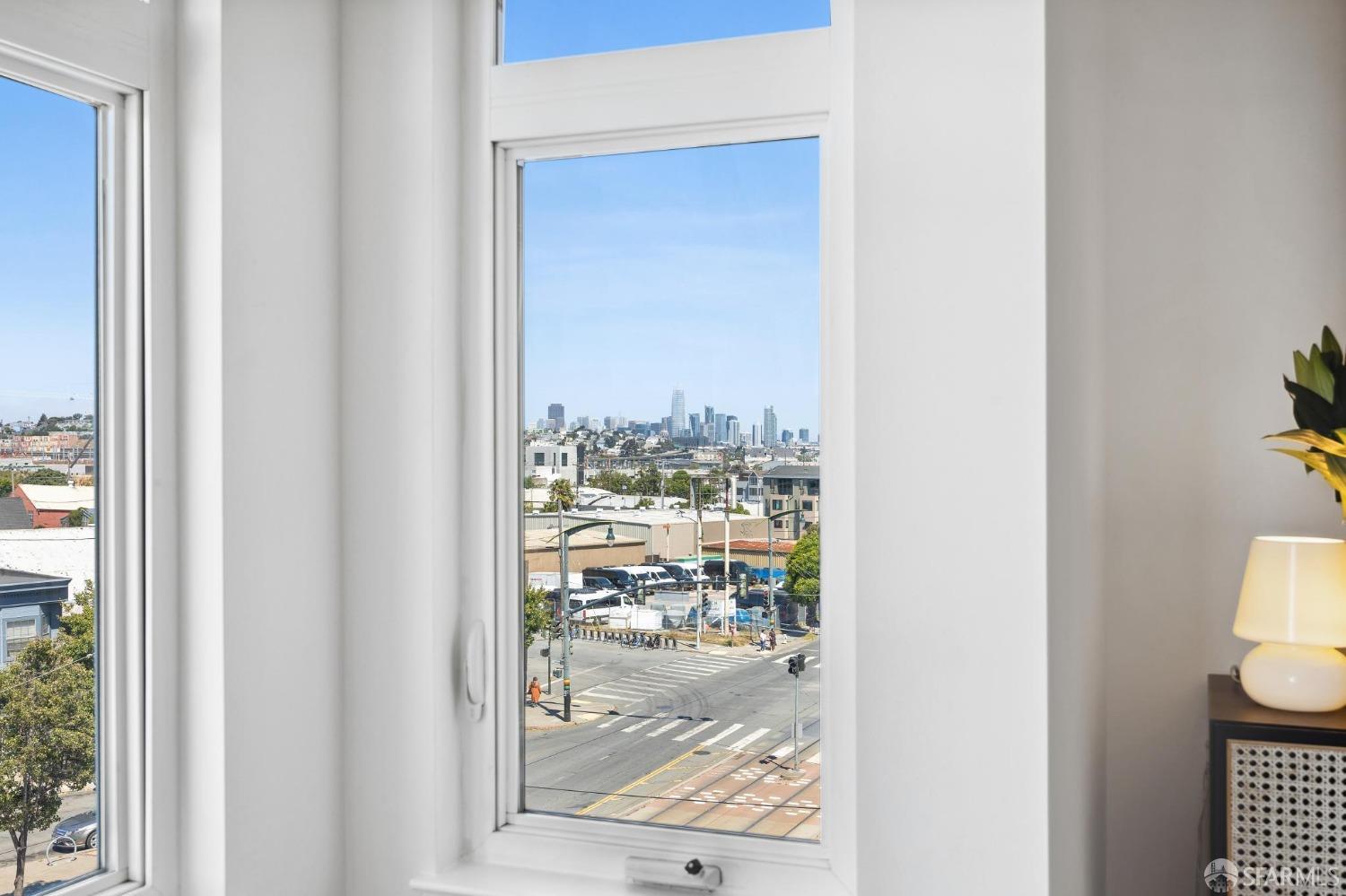 Detail Gallery Image 9 of 44 For 4343 3rd St #403,  San Francisco,  CA 94124 - 3 Beds | 2 Baths