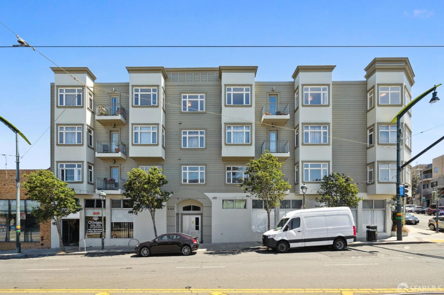 Detail Gallery Image 2 of 44 For 4343 3rd St #403,  San Francisco,  CA 94124 - 3 Beds | 2 Baths