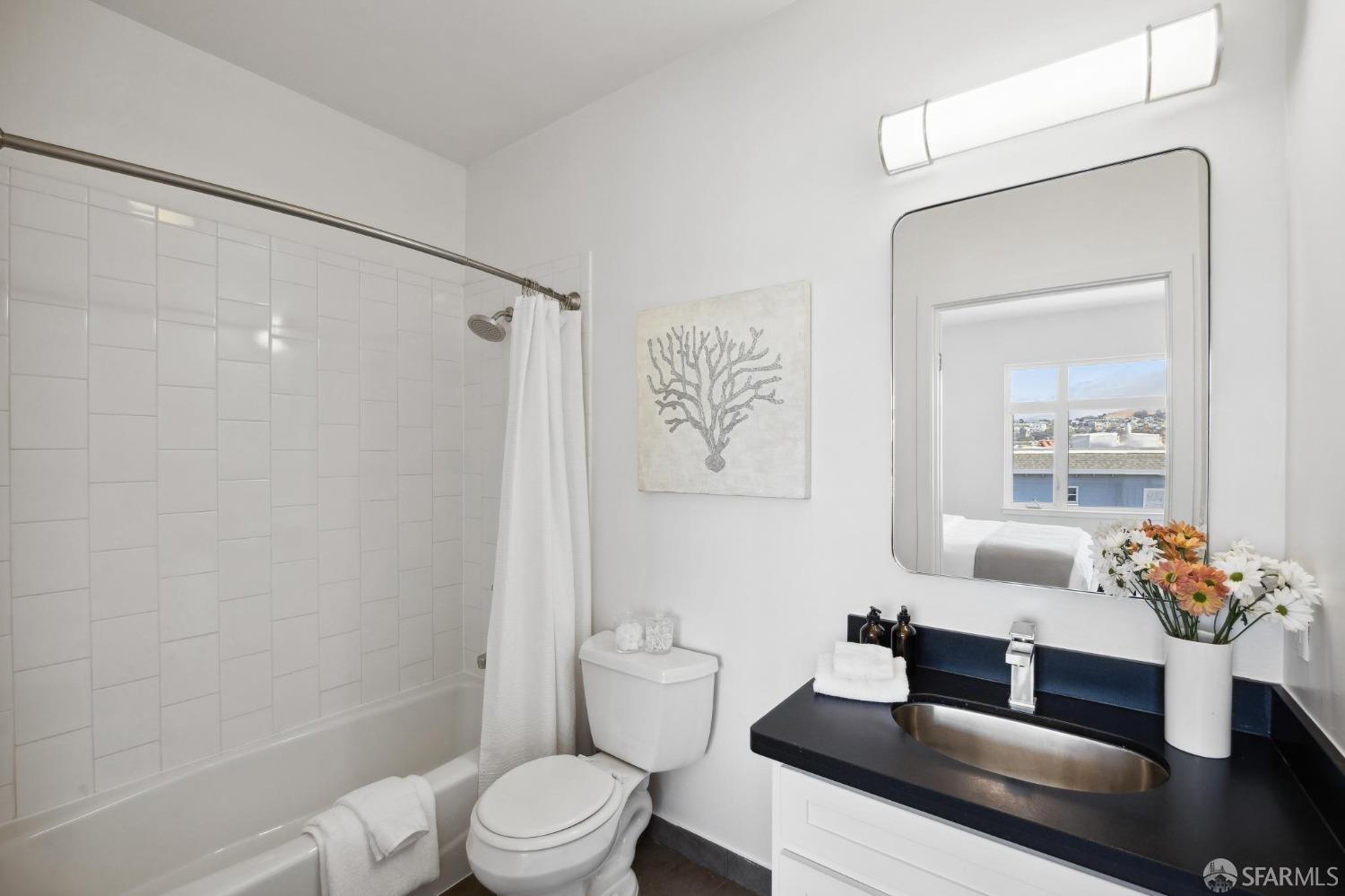 Detail Gallery Image 28 of 44 For 4343 3rd St #403,  San Francisco,  CA 94124 - 3 Beds | 2 Baths