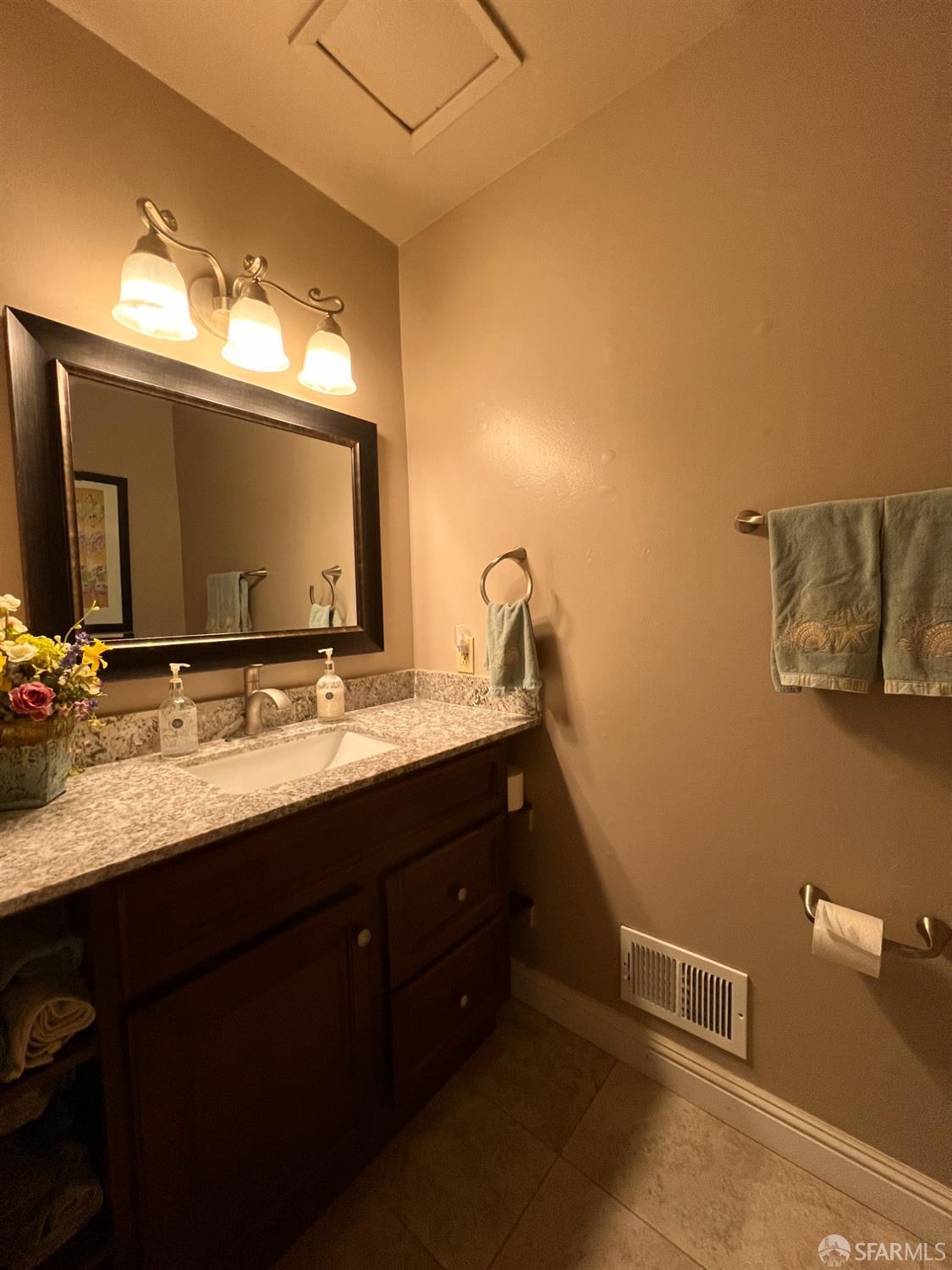 Detail Gallery Image 18 of 38 For 365 London Dr, Gilroy,  CA 95020 - 4 Beds | 2/1 Baths