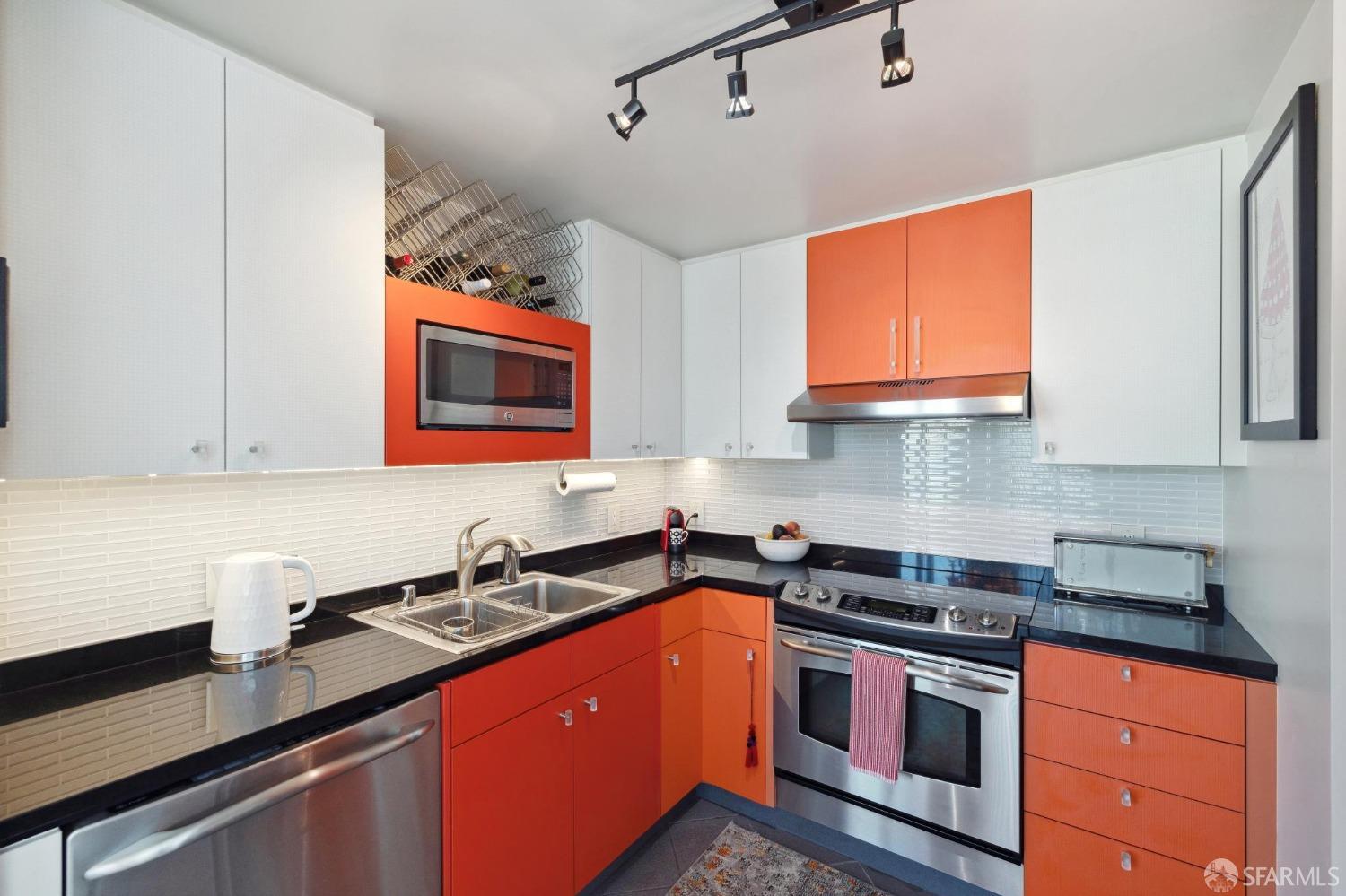 Detail Gallery Image 16 of 60 For 1388 Gough St #1201,  San Francisco,  CA 94109 - 2 Beds | 2 Baths