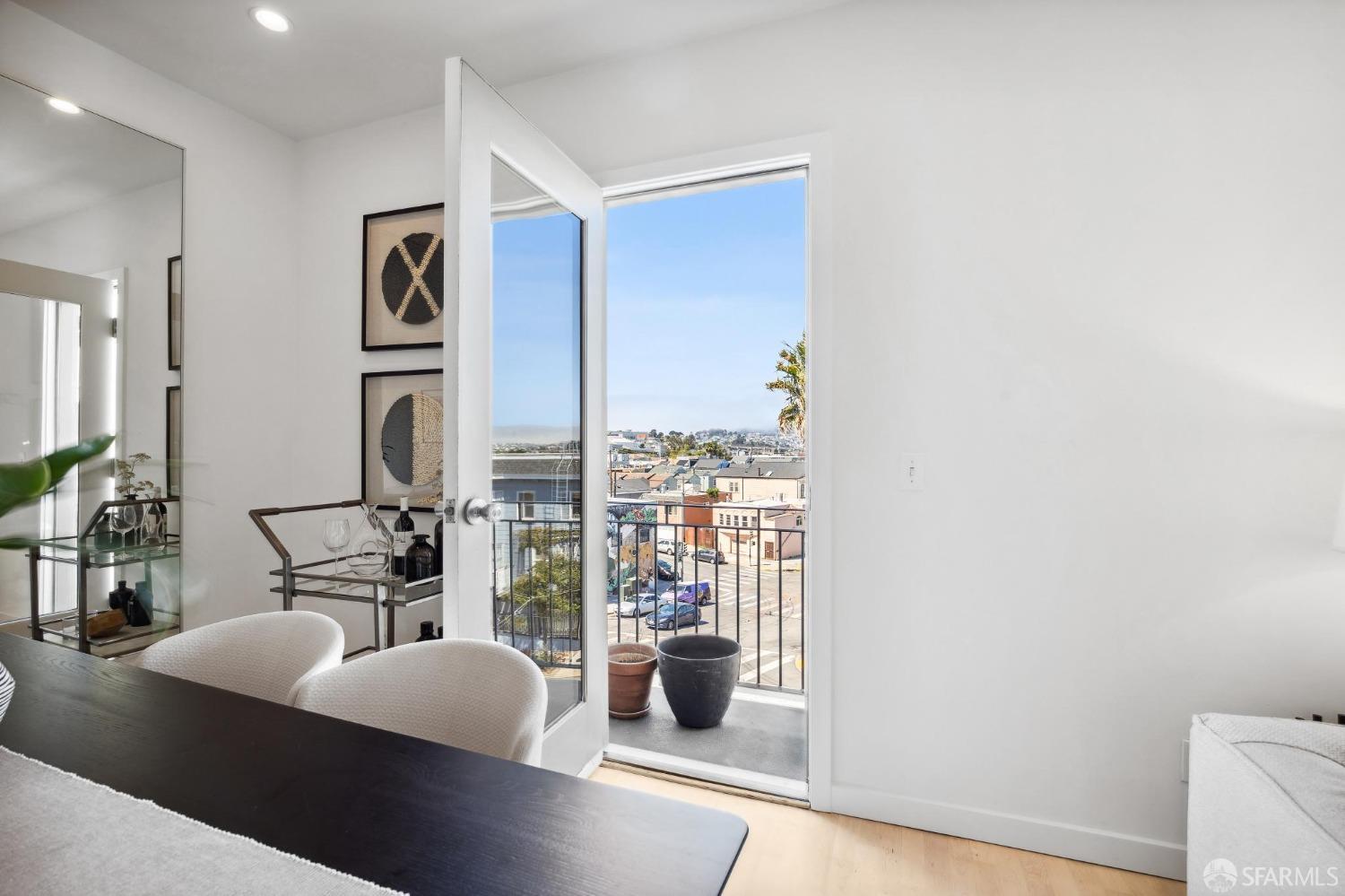 Detail Gallery Image 15 of 44 For 4343 3rd St #403,  San Francisco,  CA 94124 - 3 Beds | 2 Baths