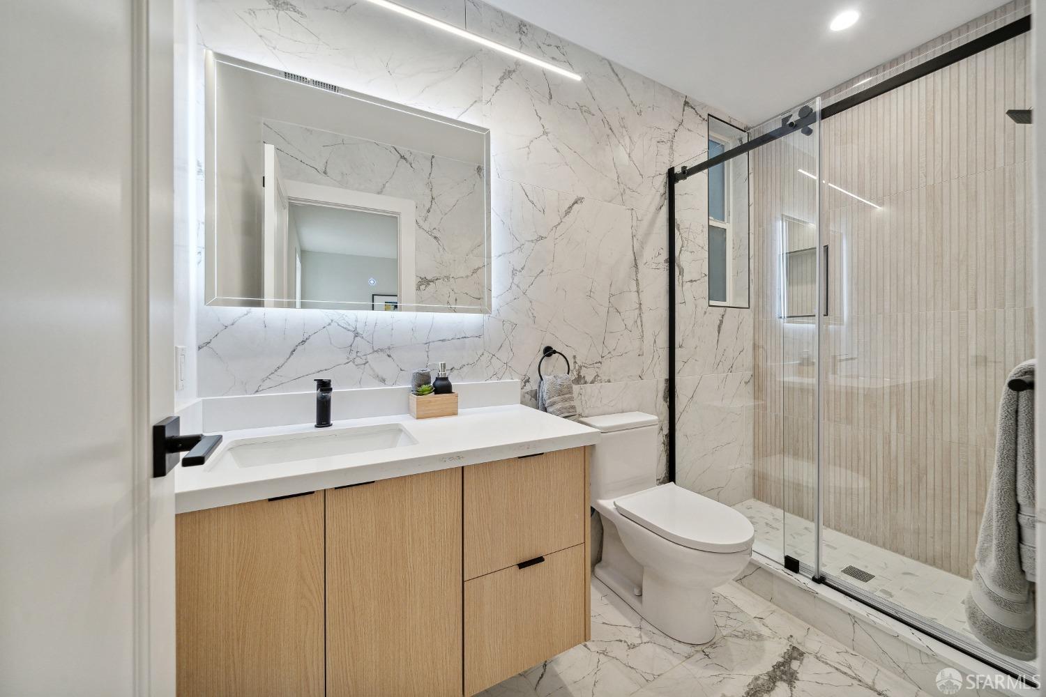 Detail Gallery Image 11 of 34 For 1492 Larkin St #6,  San Francisco,  CA 94109 - 2 Beds | 2 Baths