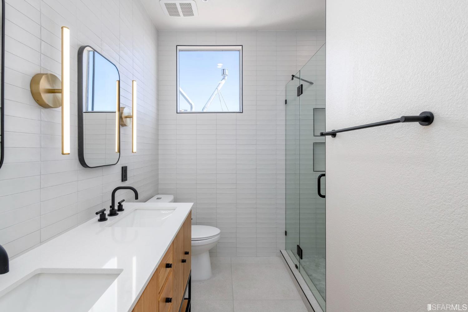 Detail Gallery Image 14 of 40 For 178 Ridgewood Ave a,  San Francisco,  CA 94112 - 2 Beds | 2 Baths