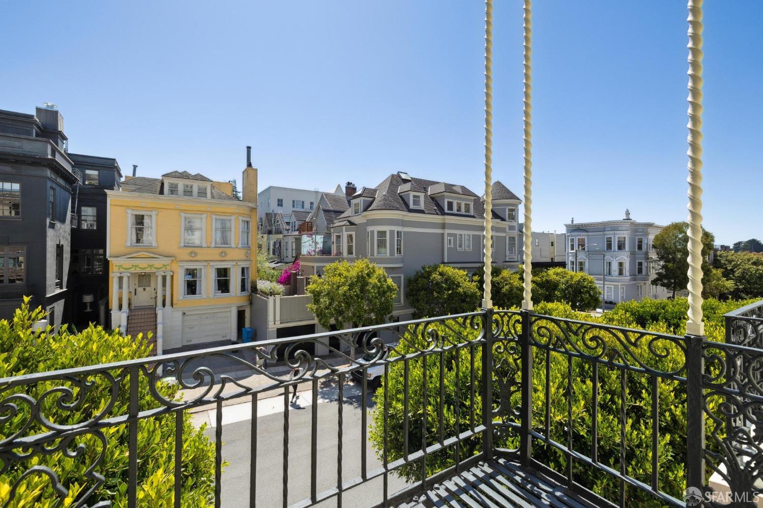 Detail Gallery Image 11 of 59 For 2170 Jackson St #1,  San Francisco,  CA 94115 - 3 Beds | 3/1 Baths