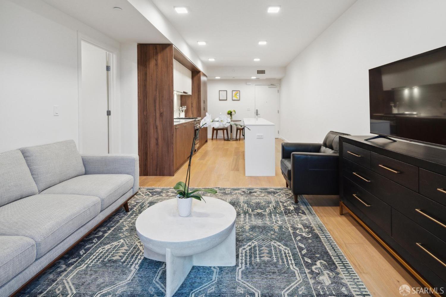 Detail Gallery Image 9 of 23 For 1580 Pacific Ave #207,  San Francisco,  CA 94109 - 1 Beds | 1 Baths