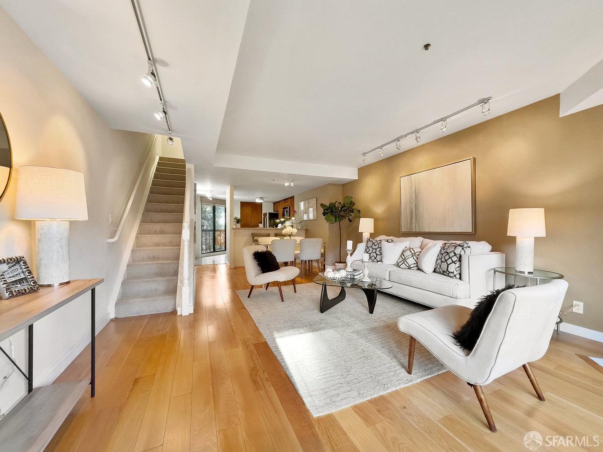 Detail Gallery Image 1 of 38 For 601 Van Ness Ave #4,  San Francisco,  CA 94102 - 2 Beds | 2 Baths