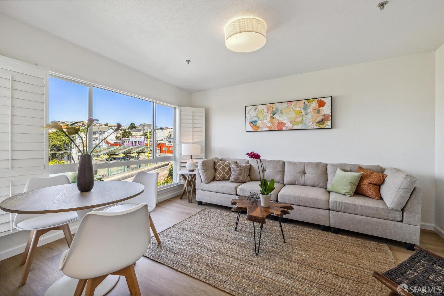 Detail Gallery Image 1 of 22 For 1688 Wallace Ave #302,  San Francisco,  CA 94124 - 2 Beds | 2 Baths