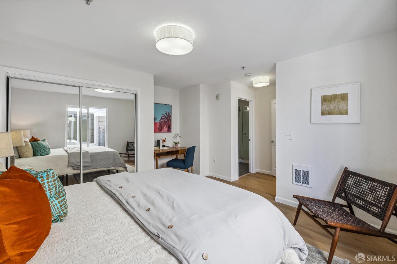 Detail Gallery Image 11 of 22 For 1688 Wallace Ave #302,  San Francisco,  CA 94124 - 2 Beds | 2 Baths