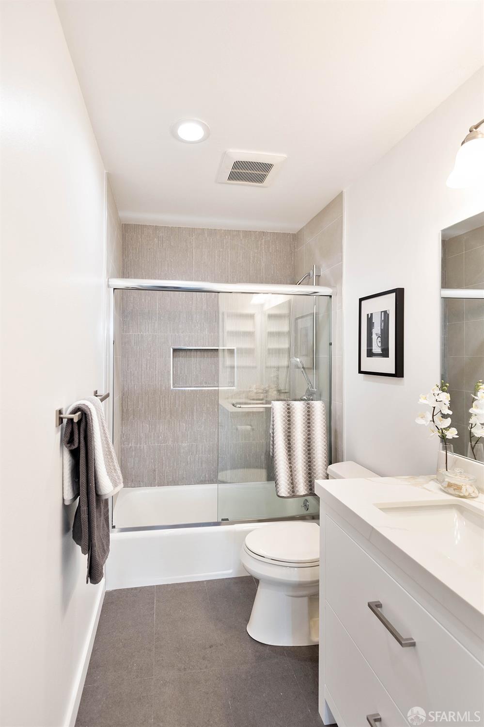 Detail Gallery Image 8 of 12 For 1360 9th Ave #7,  San Francisco,  CA 94122 - 2 Beds | 1/1 Baths