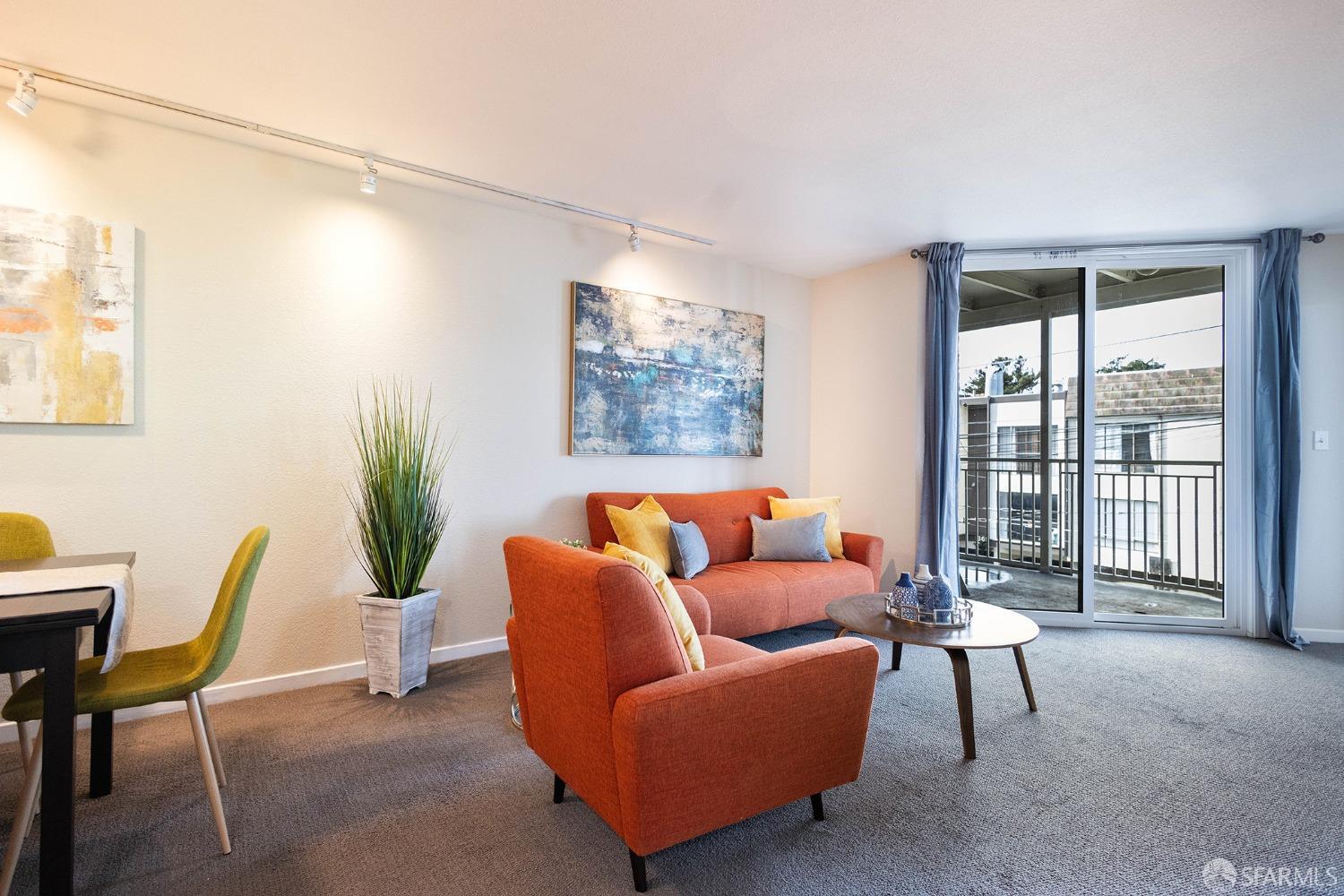 Detail Gallery Image 2 of 12 For 1360 9th Ave #7,  San Francisco,  CA 94122 - 2 Beds | 1/1 Baths