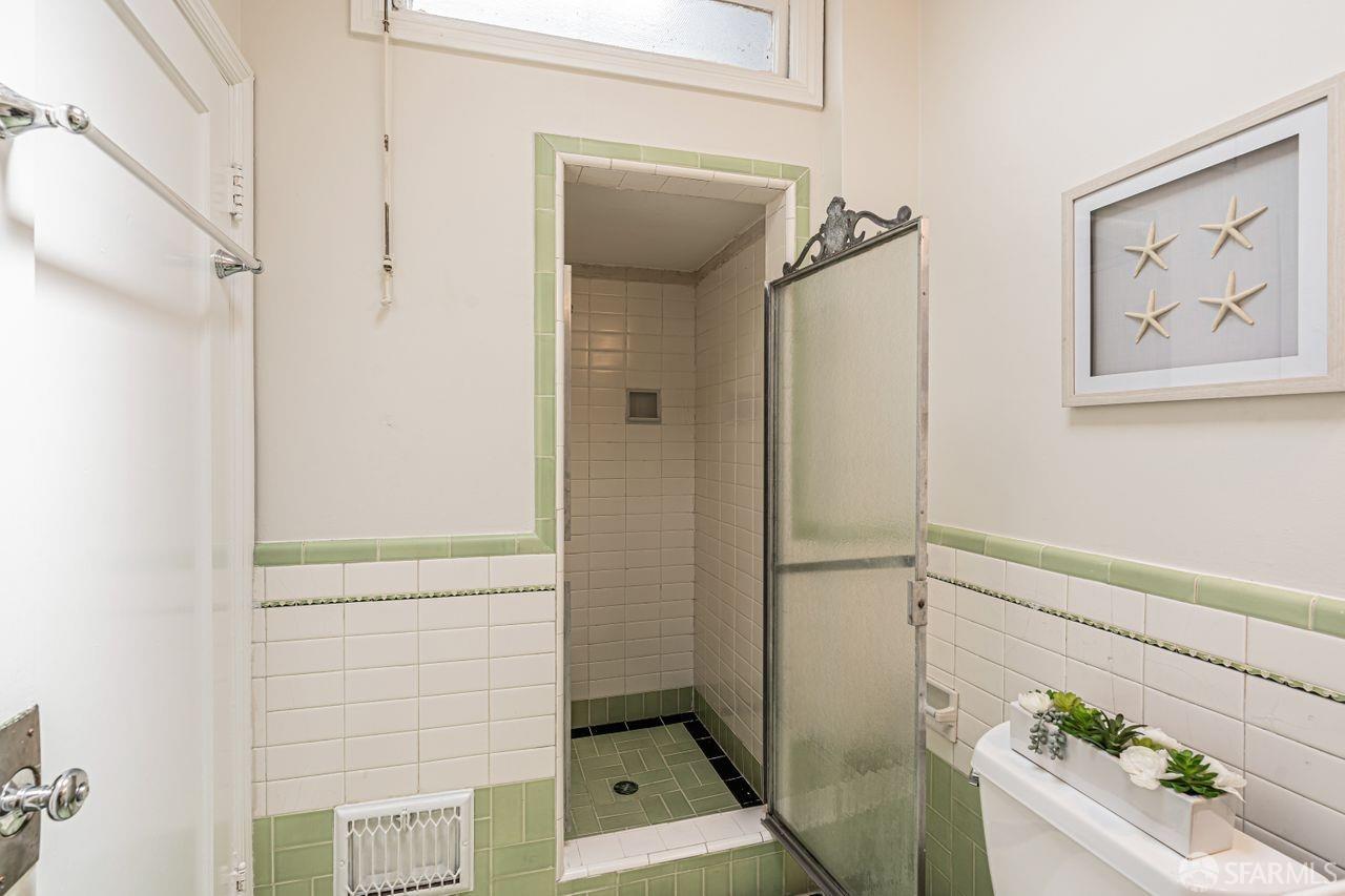 Detail Gallery Image 19 of 31 For 1646 41st Ave, San Francisco,  CA 94122 - 2 Beds | 1 Baths