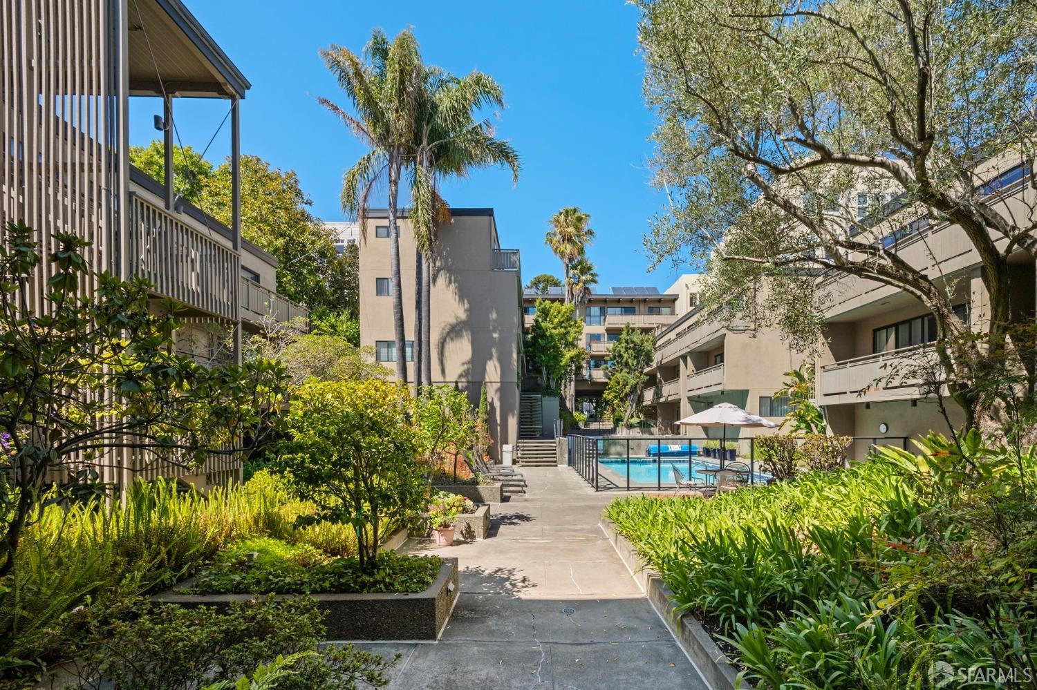 Detail Gallery Image 30 of 42 For 1817 California St 2e,  San Francisco,  CA 94109 - 2 Beds | 1/1 Baths