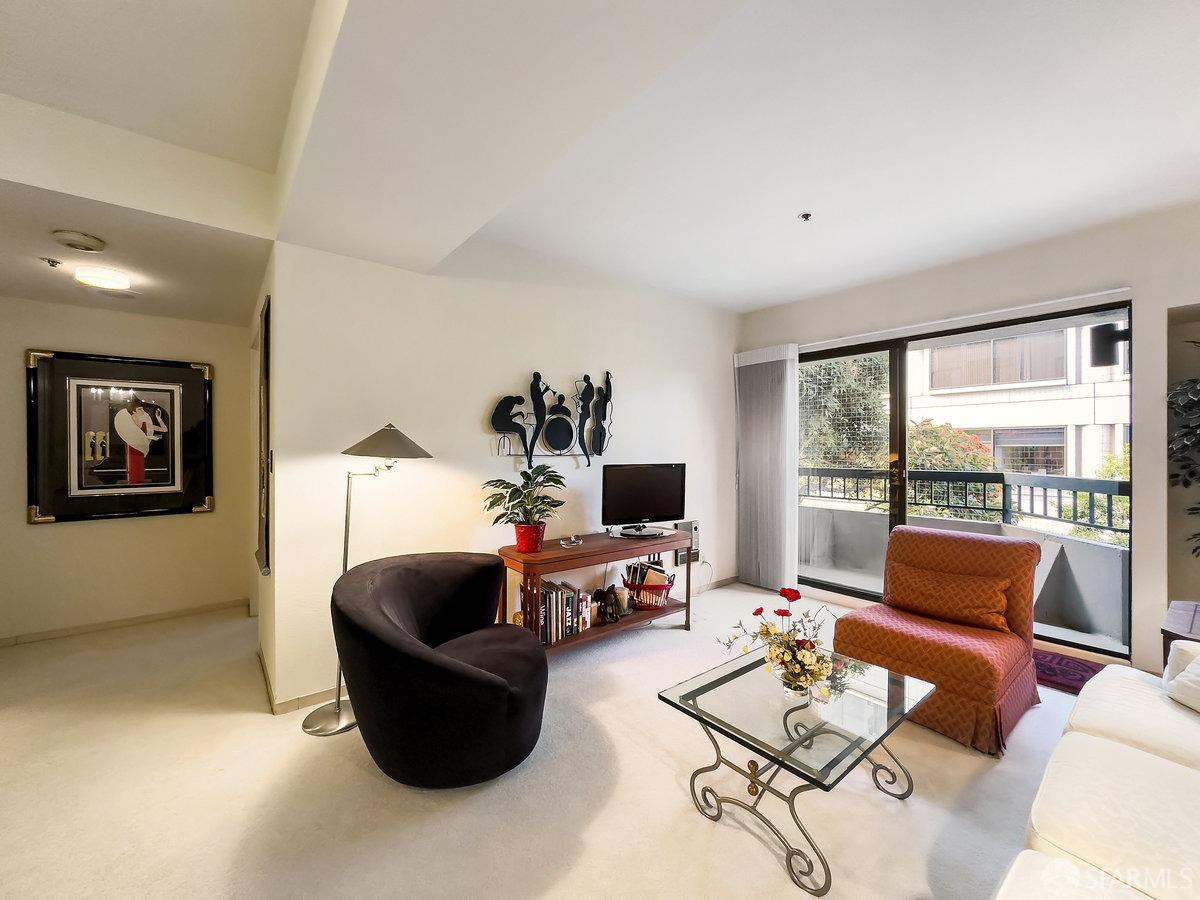 Detail Gallery Image 3 of 25 For 601 Van Ness Ave #110,  San Francisco,  CA 94102 - 1 Beds | 1 Baths