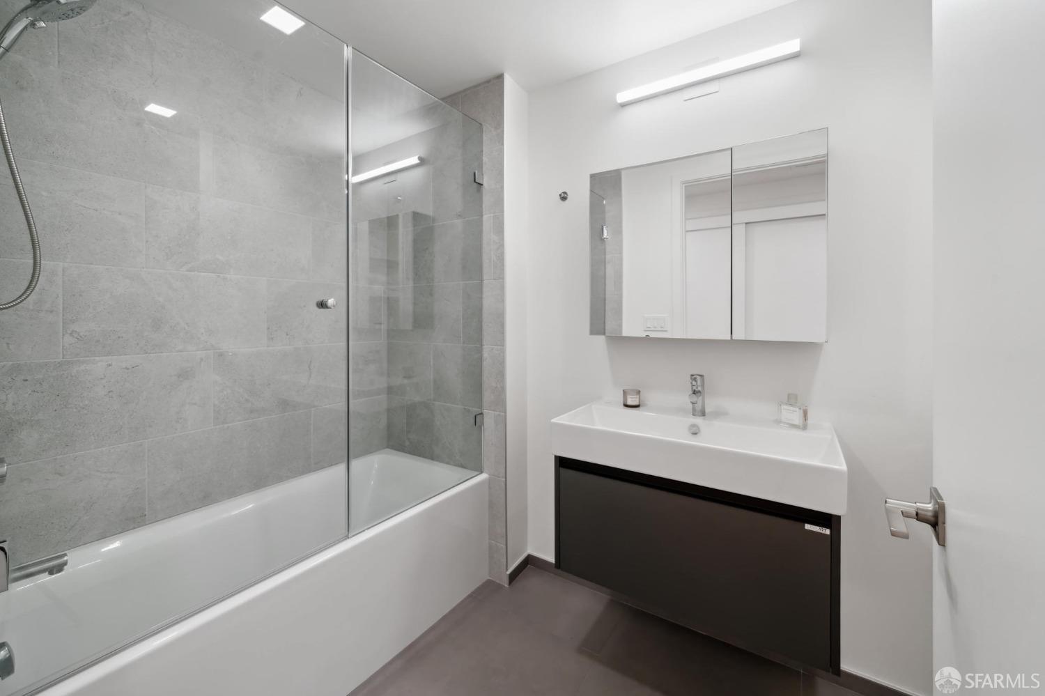 Detail Gallery Image 12 of 23 For 1580 Pacific Ave #207,  San Francisco,  CA 94109 - 1 Beds | 1 Baths