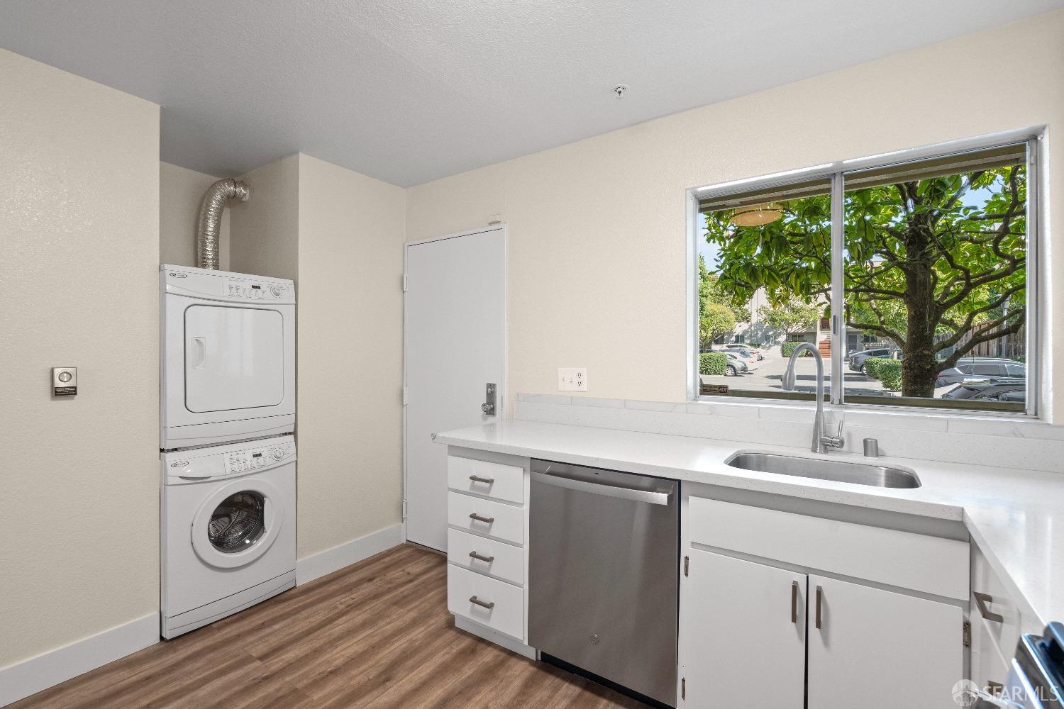 Detail Gallery Image 15 of 41 For 1862 Ellis St #B,  San Francisco,  CA 94115 - 2 Beds | 1 Baths