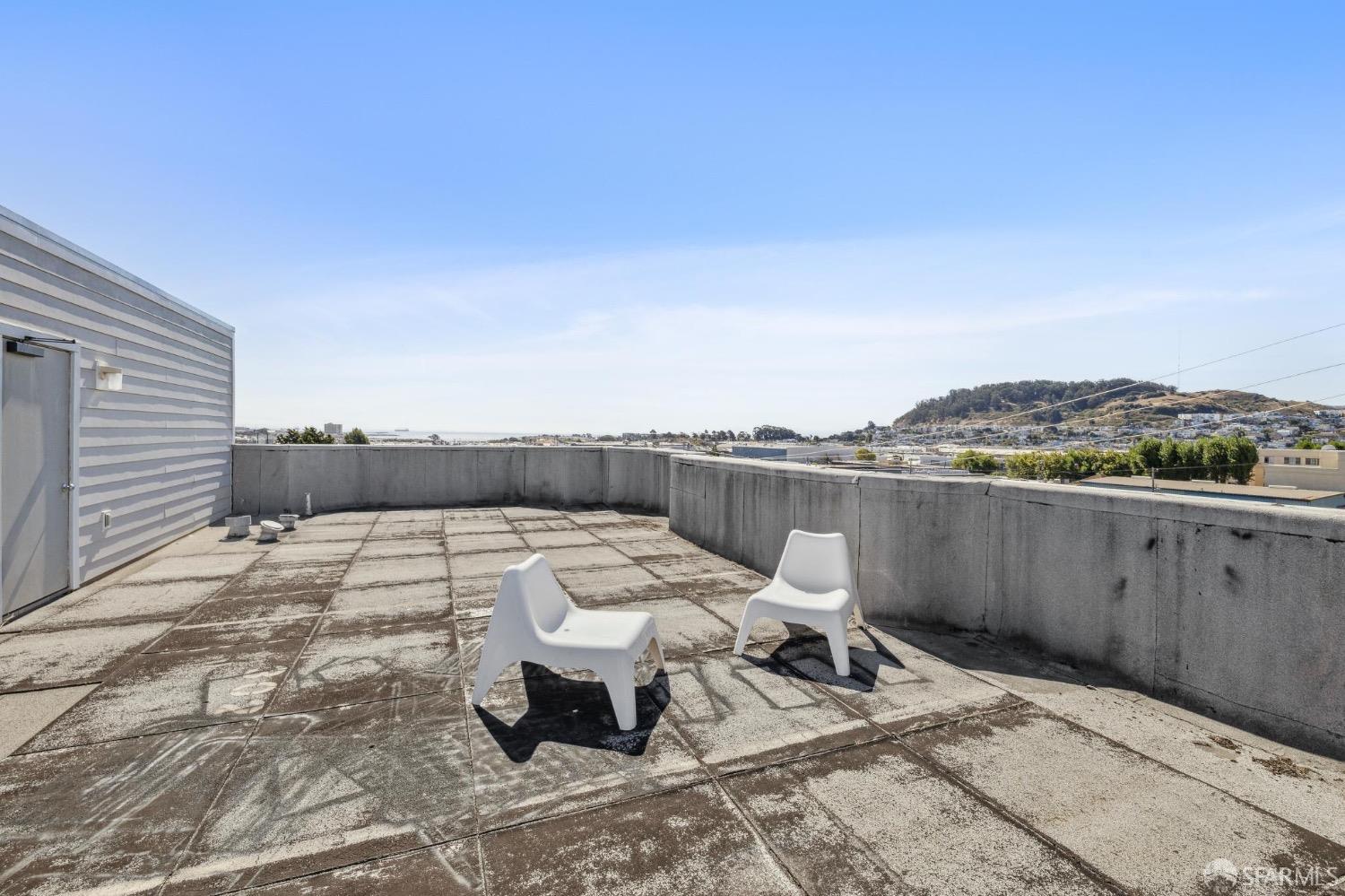 Detail Gallery Image 18 of 22 For 1688 Wallace Ave #302,  San Francisco,  CA 94124 - 2 Beds | 2 Baths