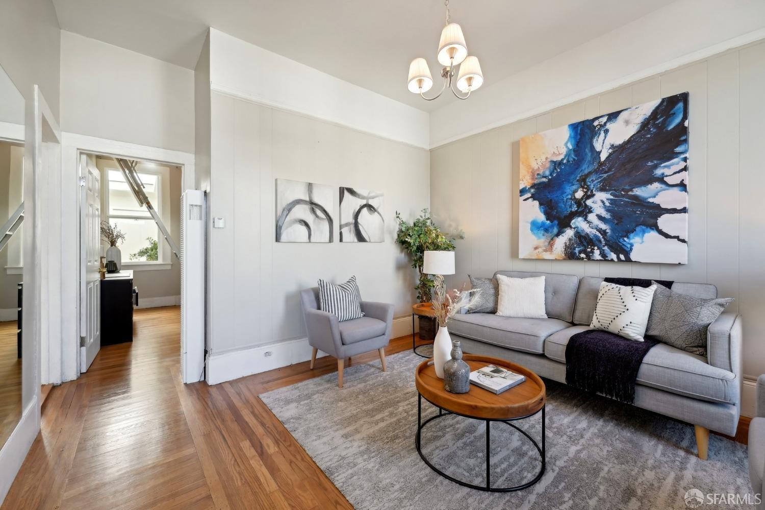 Detail Gallery Image 3 of 33 For 1222 York St a,  San Francisco,  CA 94110 - 2 Beds | 1 Baths