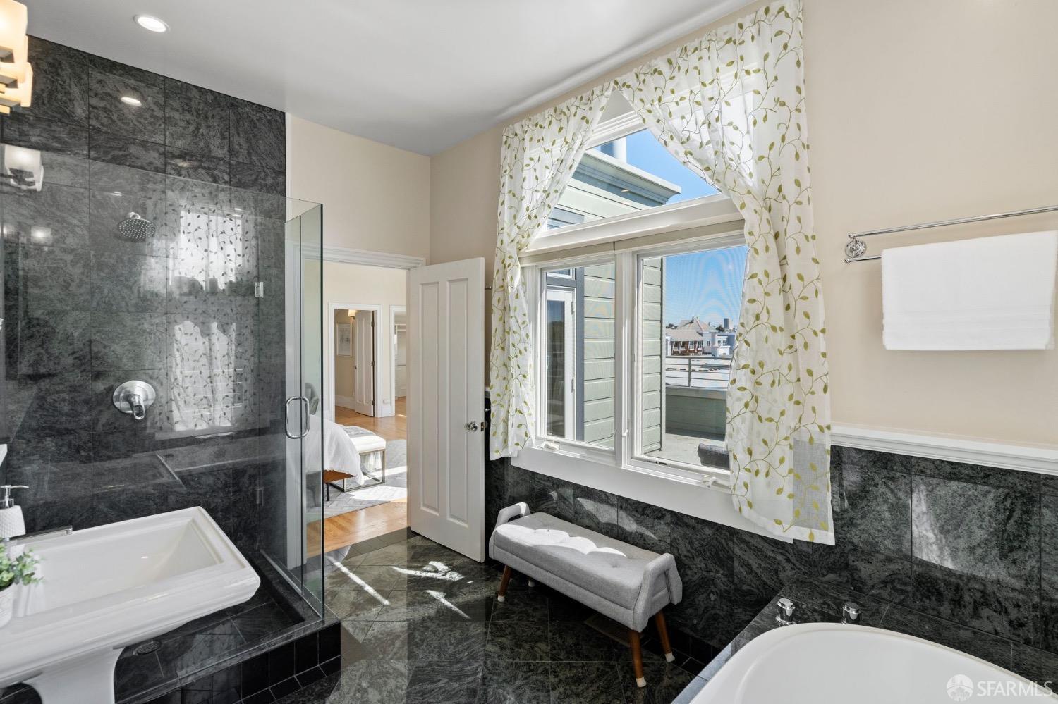 Detail Gallery Image 34 of 46 For 1831 Fulton St, San Francisco,  CA 94117 - 3 Beds | 2 Baths