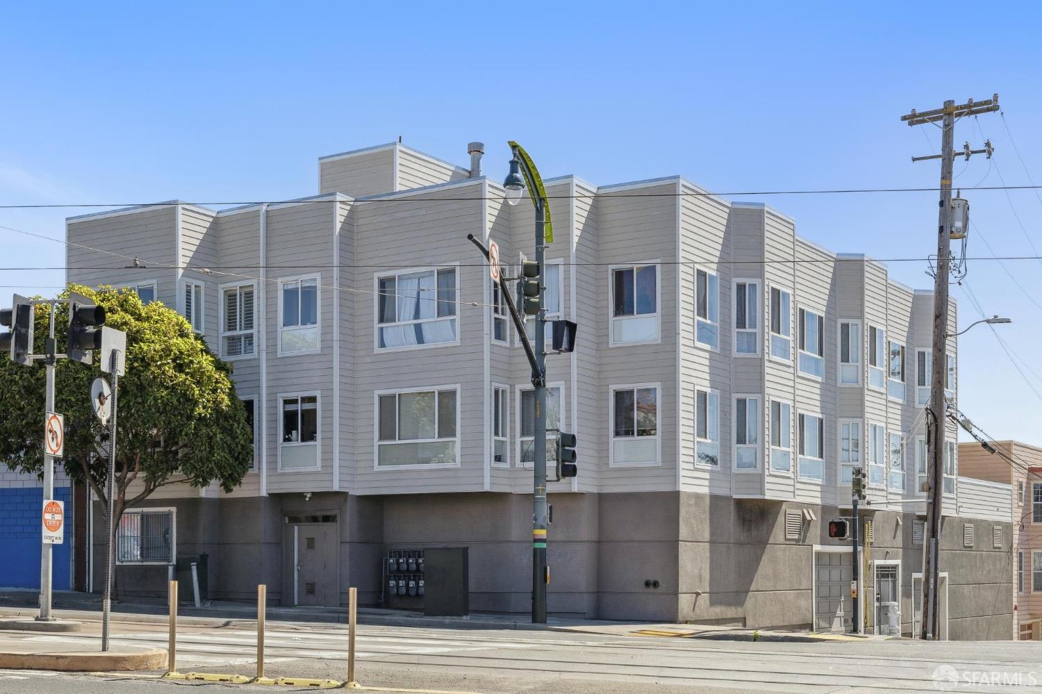 Detail Gallery Image 16 of 22 For 1688 Wallace Ave #302,  San Francisco,  CA 94124 - 2 Beds | 2 Baths