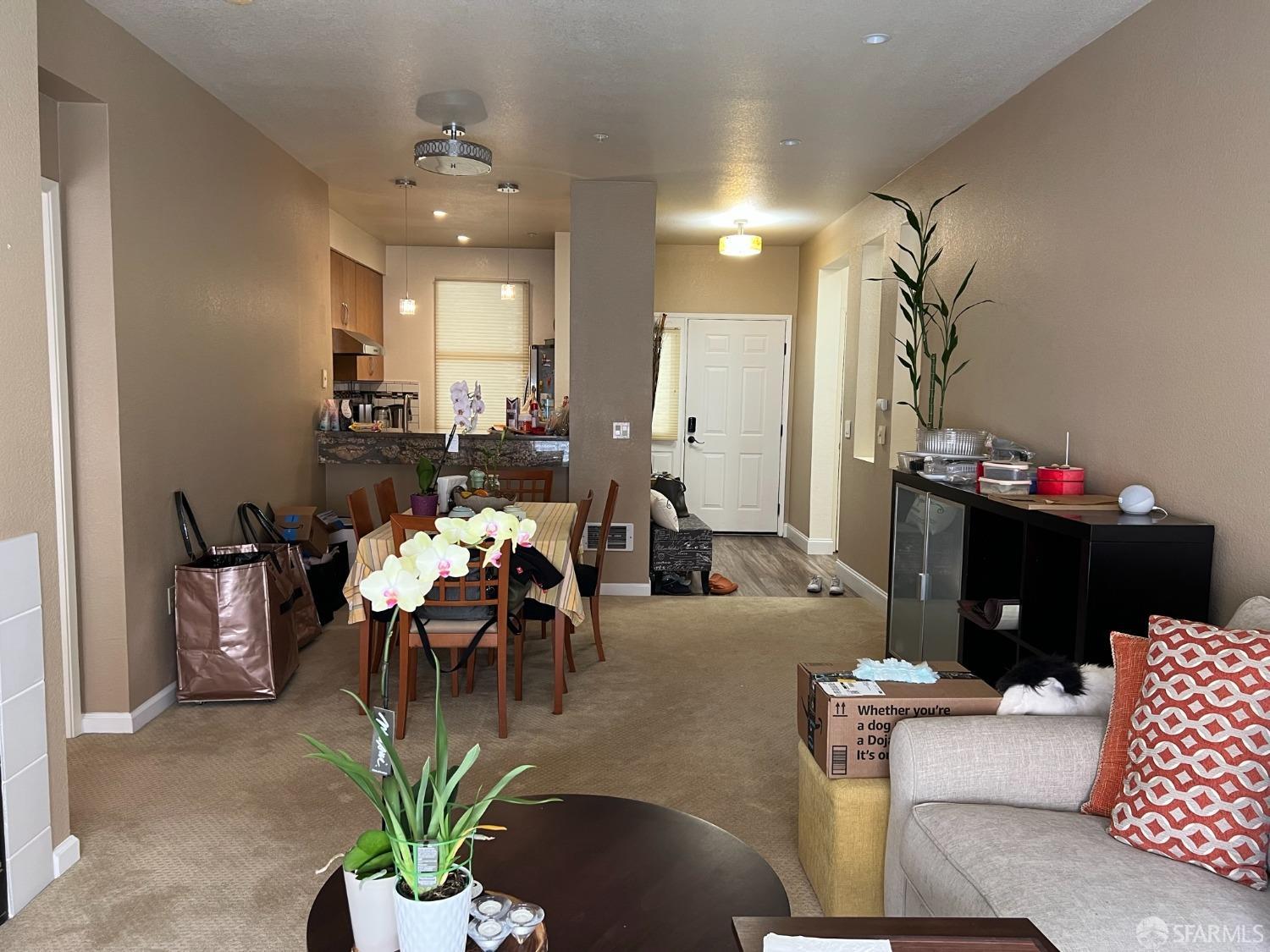 Photo #8: 424062873 Listing 