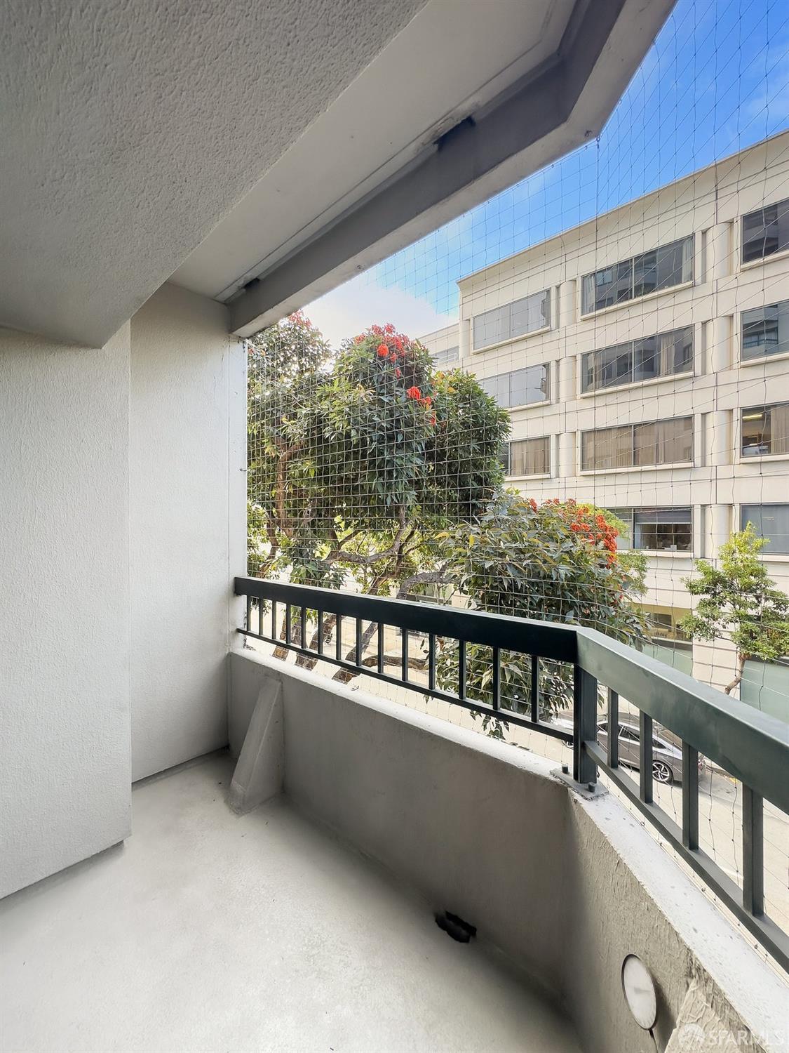 Detail Gallery Image 4 of 25 For 601 Van Ness Ave #110,  San Francisco,  CA 94102 - 1 Beds | 1 Baths