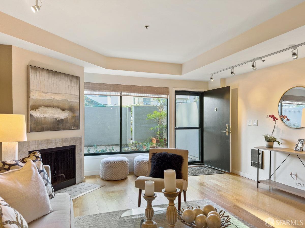 Detail Gallery Image 9 of 38 For 601 Van Ness Ave #4,  San Francisco,  CA 94102 - 2 Beds | 2 Baths