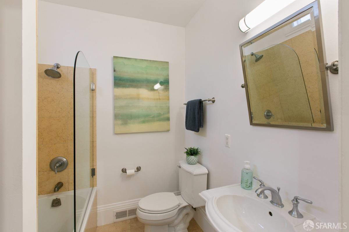 Detail Gallery Image 6 of 18 For 221 Noe St #8,  San Francisco,  CA 94114 - 1 Beds | 1 Baths