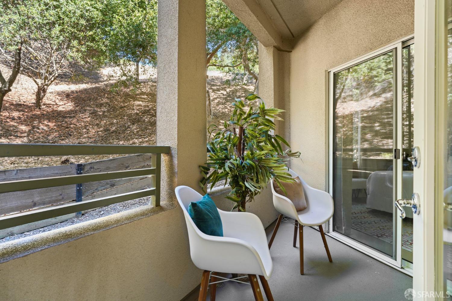 Detail Gallery Image 28 of 35 For 260 Caldecott Ln #113,  Oakland,  CA 94618 - 2 Beds | 2 Baths