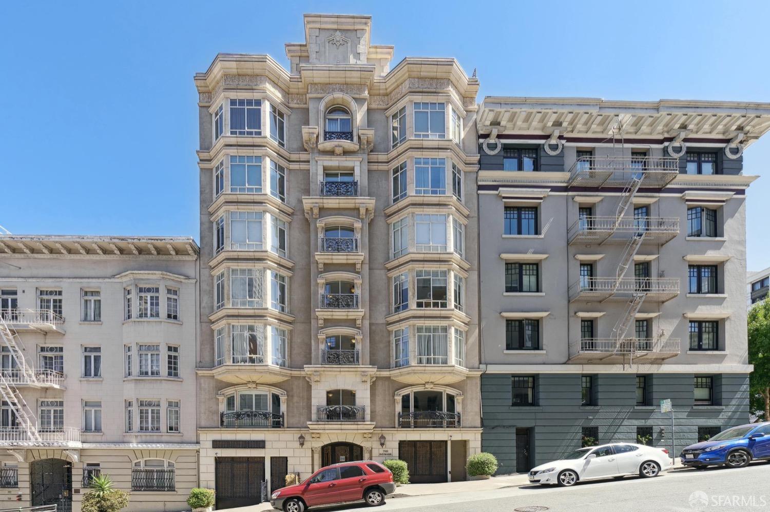 Detail Gallery Image 1 of 22 For 720 Stockton St #7,  San Francisco,  CA 94108 - 2 Beds | 2 Baths