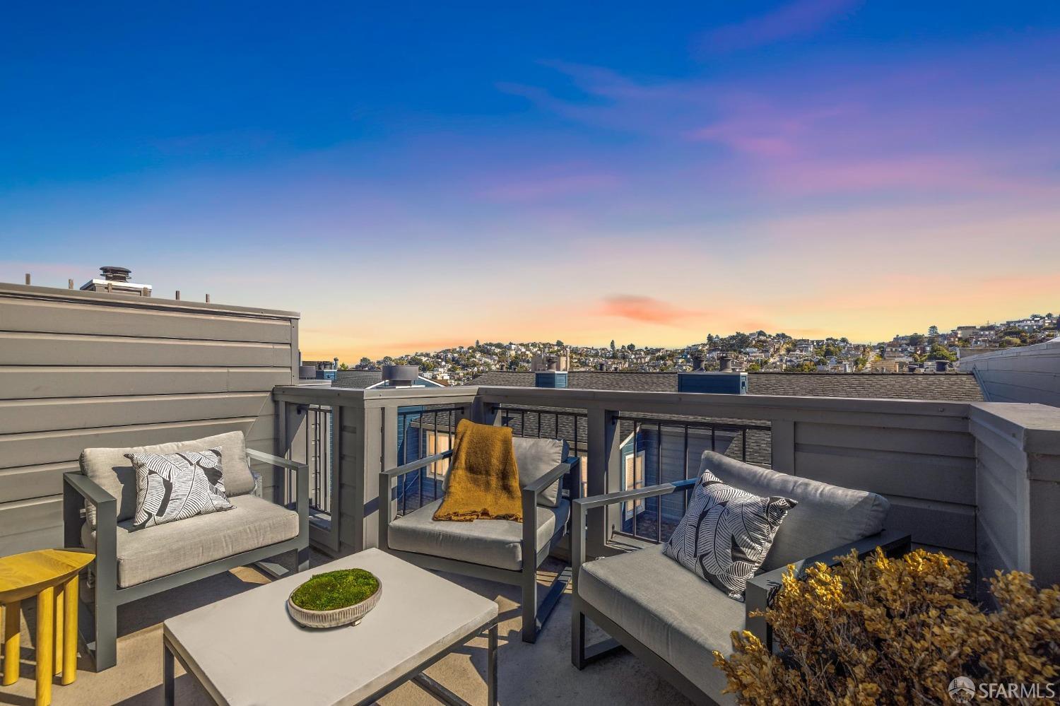 Detail Gallery Image 10 of 45 For 4150 17th St #24,  San Francisco,  CA 94114 - 2 Beds | 2 Baths