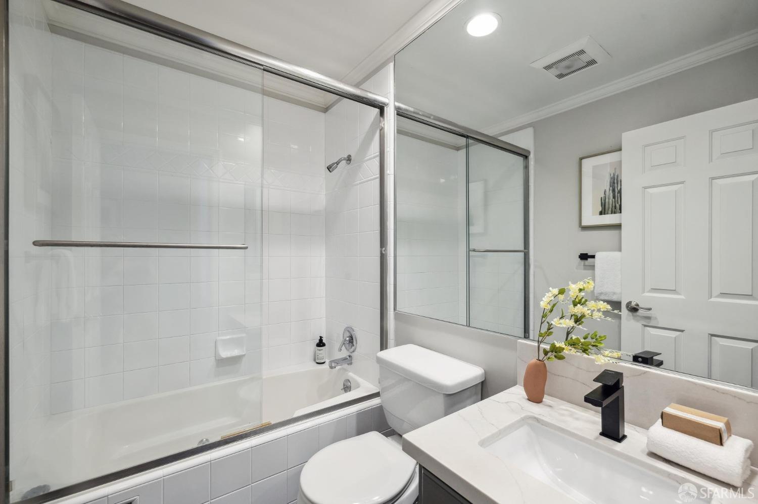 Detail Gallery Image 35 of 45 For 4150 17th St #24,  San Francisco,  CA 94114 - 2 Beds | 2 Baths