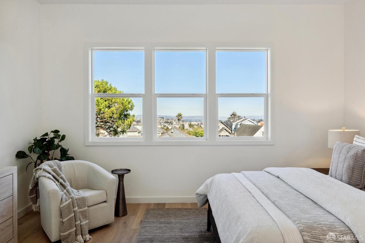 Detail Gallery Image 31 of 57 For 433 Hoffman Ave, San Francisco,  CA 94114 - 3 Beds | 3/1 Baths