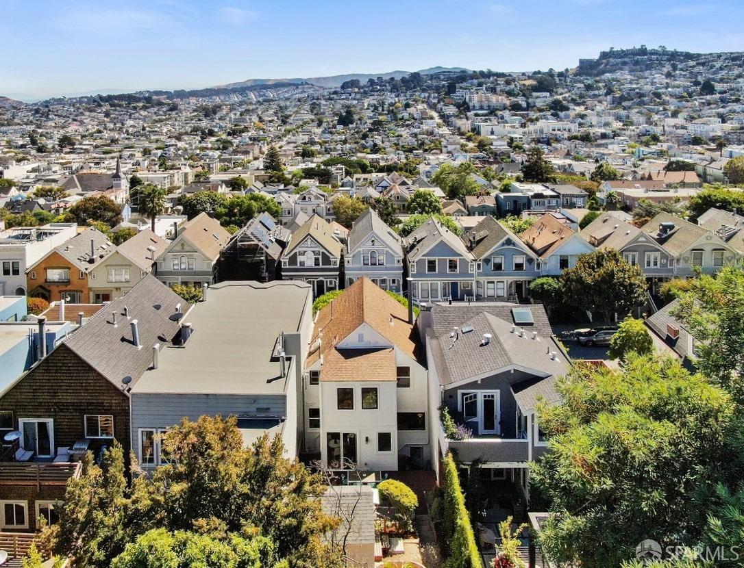 Detail Gallery Image 1 of 1 For 3748 22nd St, San Francisco,  CA 94114 - 3 Beds | 2 Baths