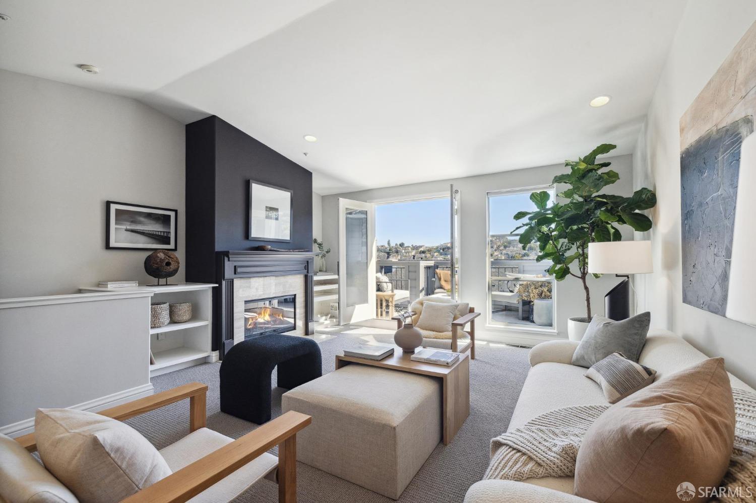 Detail Gallery Image 3 of 45 For 4150 17th St #24,  San Francisco,  CA 94114 - 2 Beds | 2 Baths