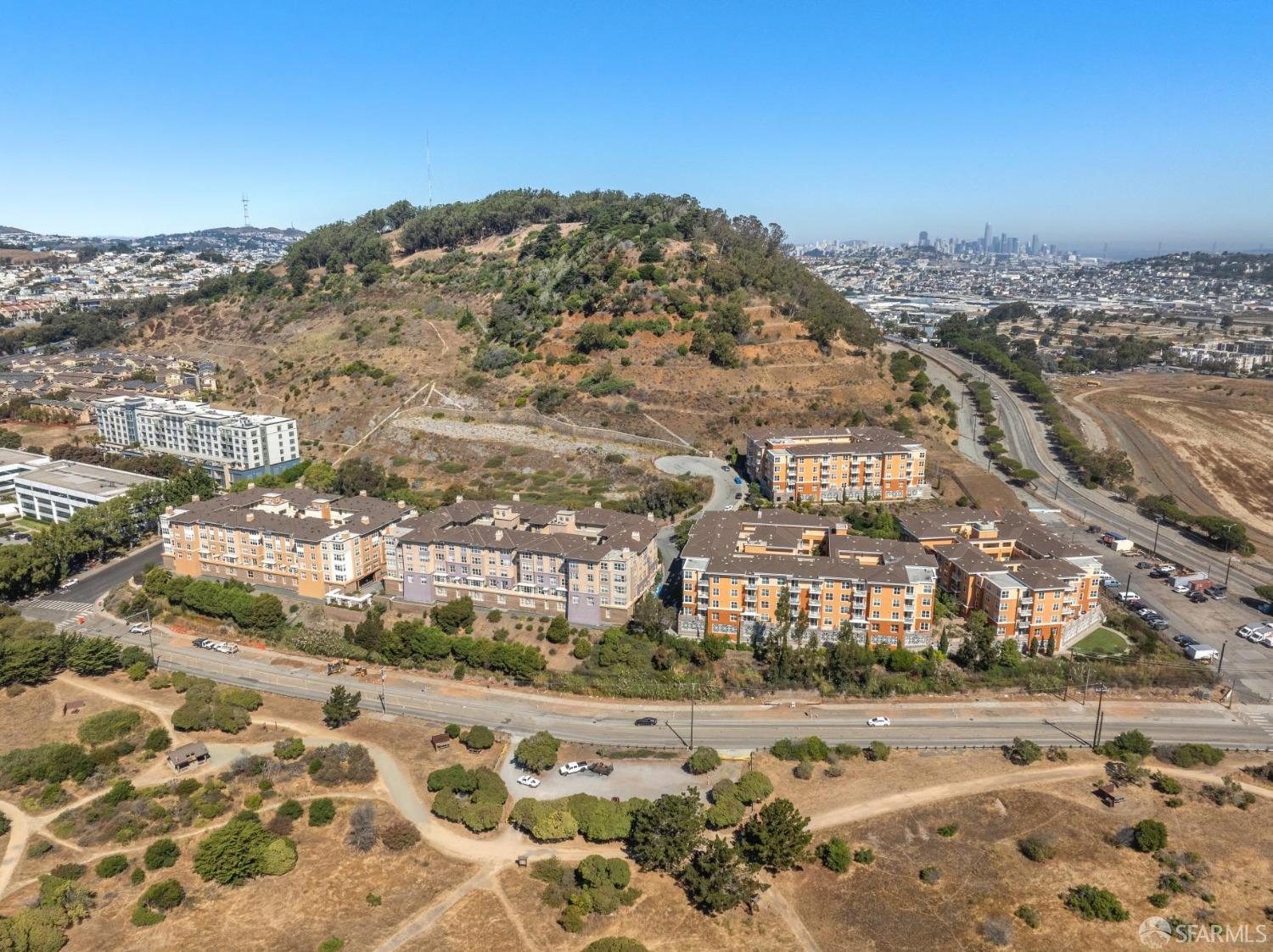 Detail Gallery Image 40 of 44 For 301 Crescent Ct #3411,  San Francisco,  CA 94134 - 1 Beds | 1 Baths