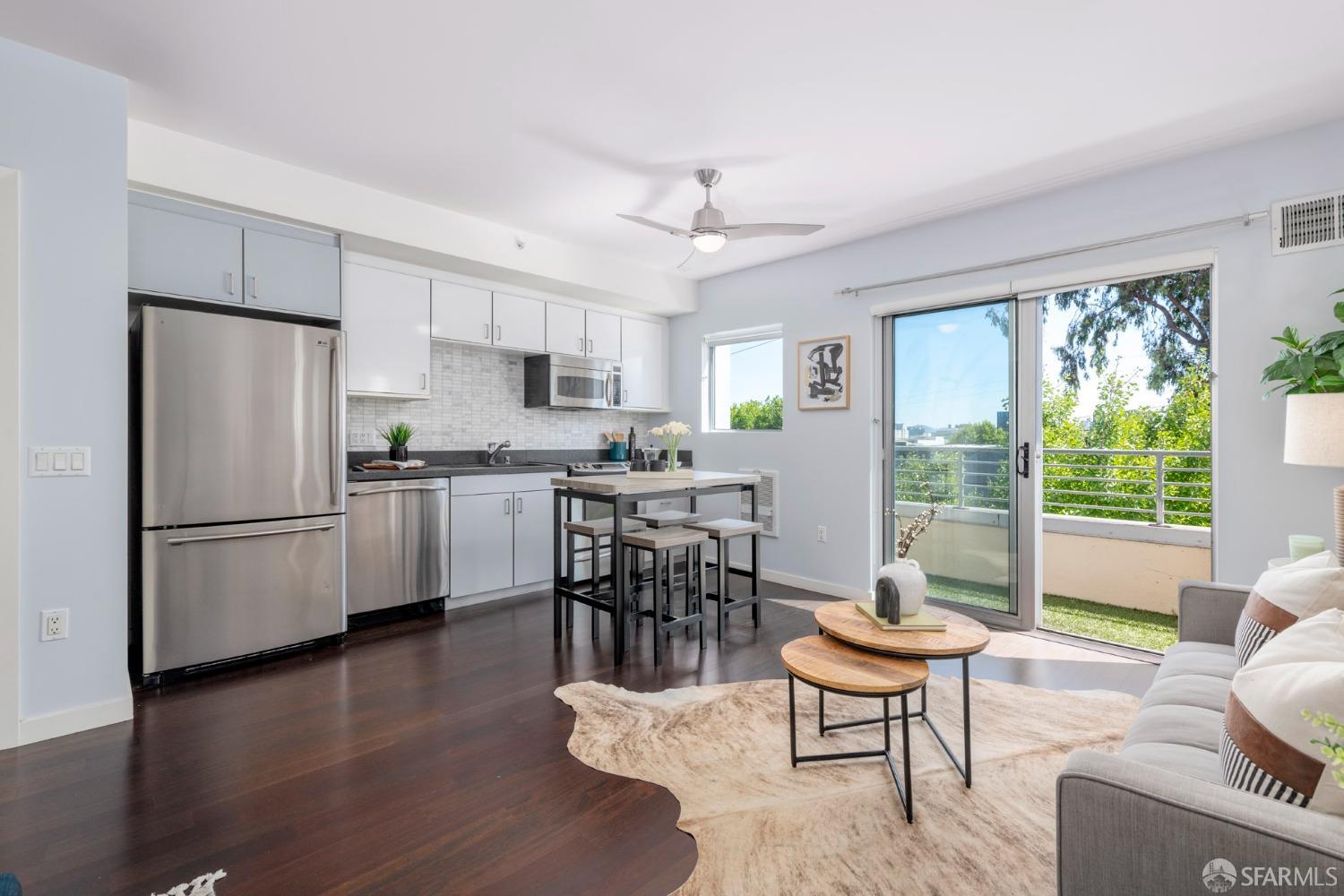 Photo #4: 424063994 Listing 