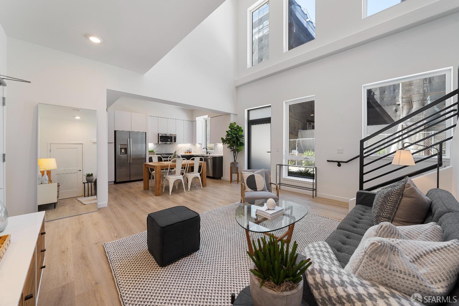 Photo #3: 424051817 Listing 