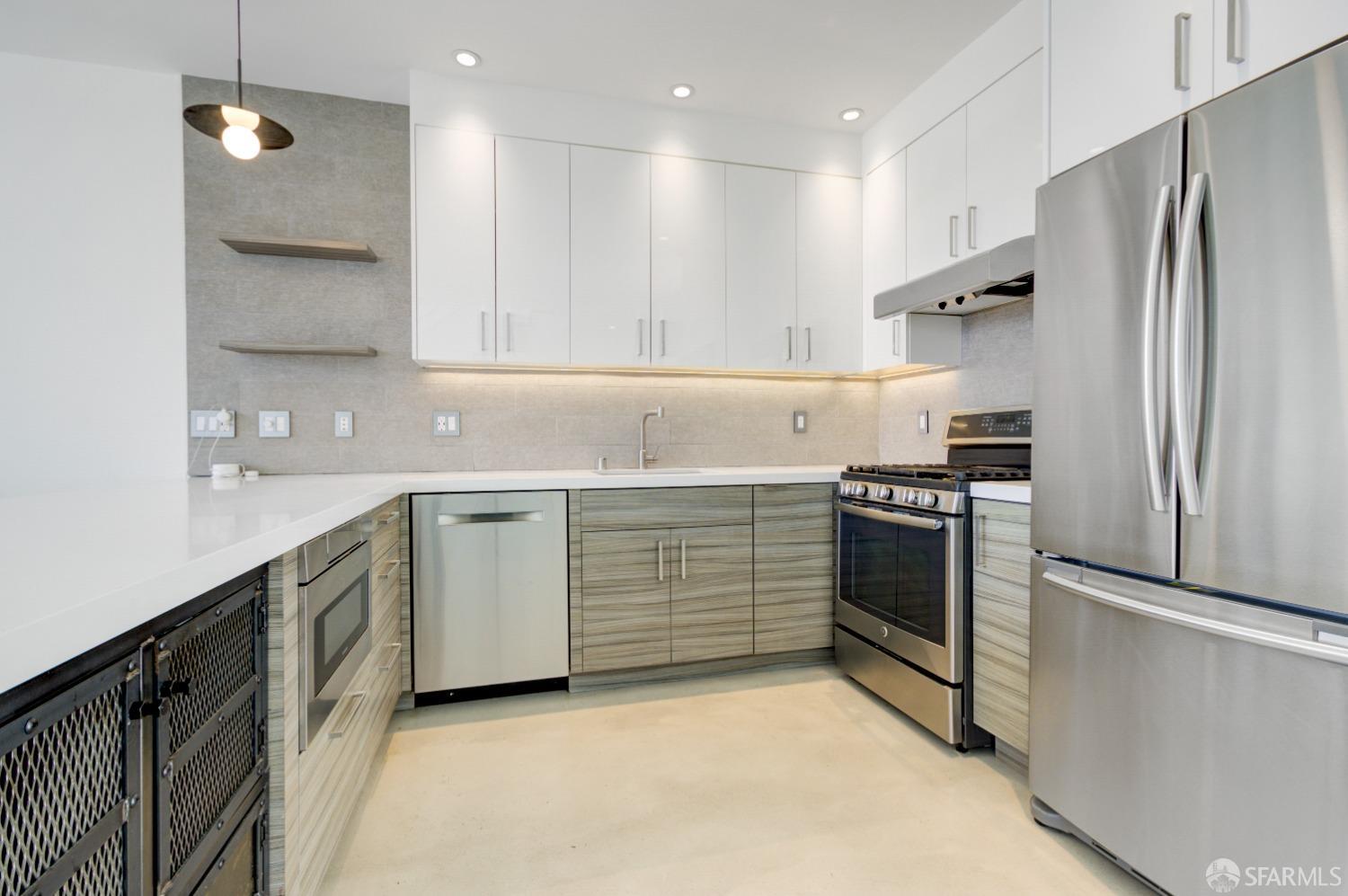 Photo #6: 424063875 Listing 