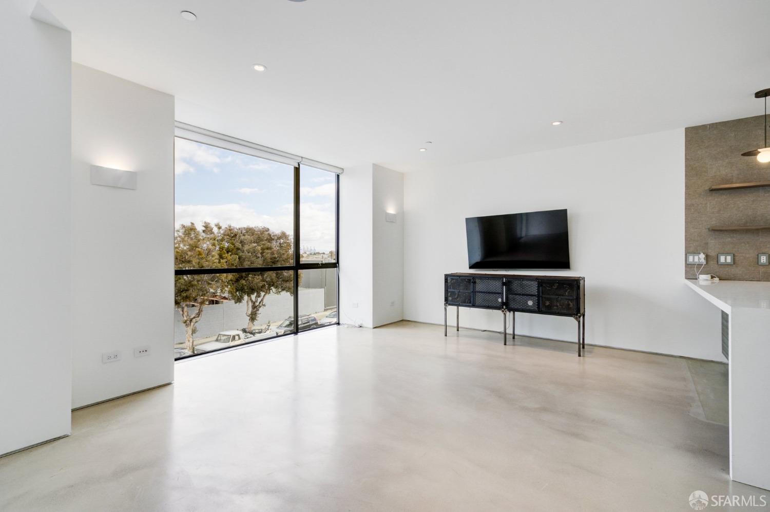 Photo #5: 424063875 Listing 