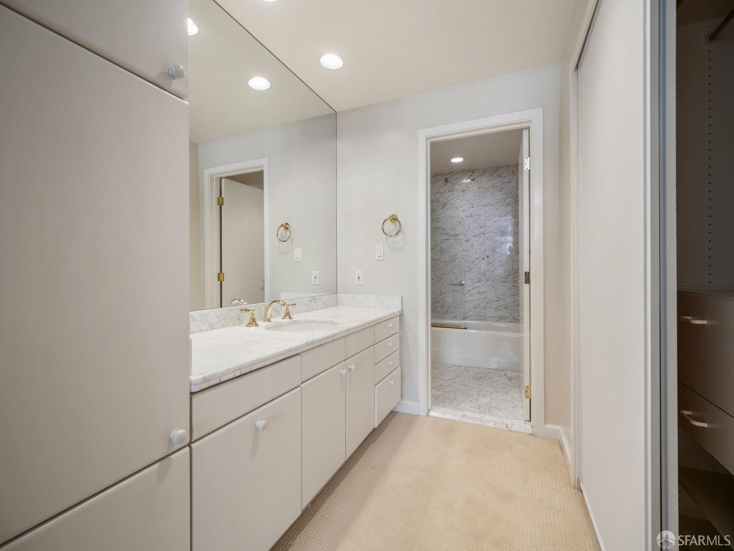 Detail Gallery Image 38 of 43 For 1150 Sacramento St #204,  San Francisco,  CA 94108 - 2 Beds | 2/1 Baths