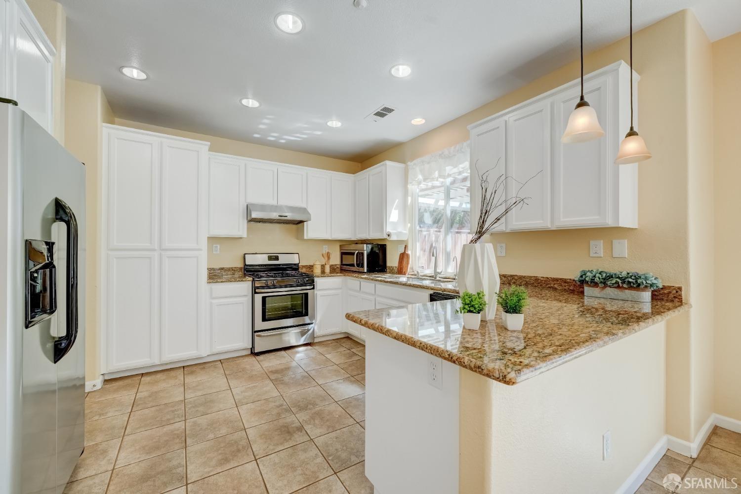 Detail Gallery Image 14 of 52 For 610 Ash Ct, Brentwood,  CA 94513 - 3 Beds | 2/1 Baths